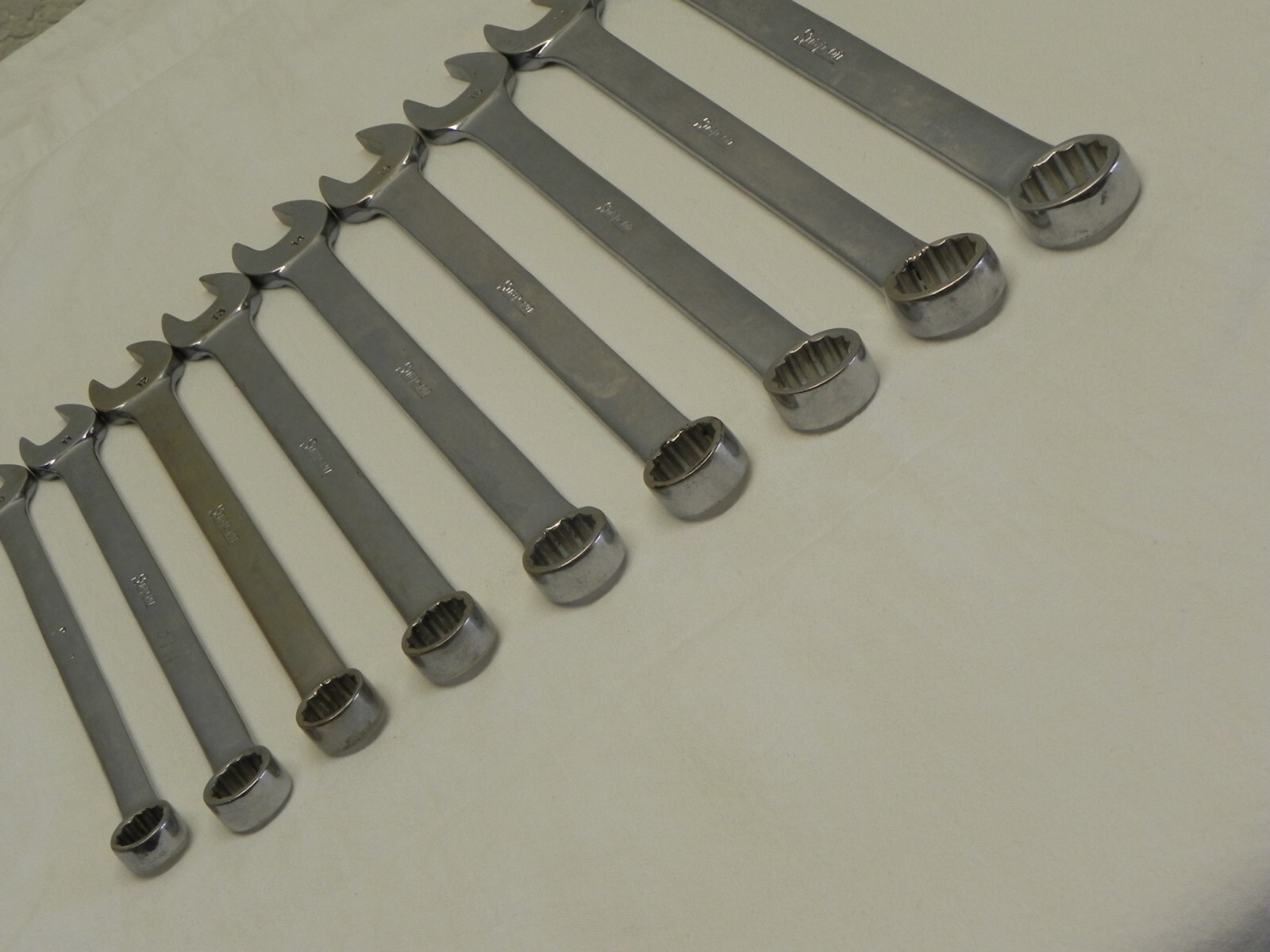 Snap-On 9 Piece 12-Point Metric Flank Drive Combination Wrench Set (10mm-18mm)