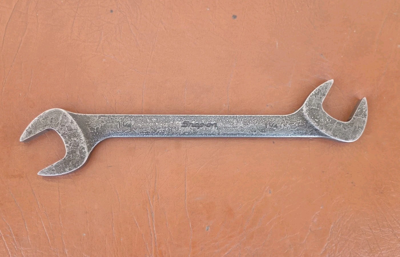 Snap-On 1-1/4″ GVS40B 4-Way Angle Head Open-End Industrial Finish Wrench USA