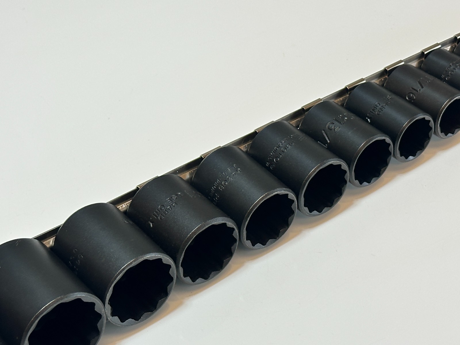 NOS Proto Tools USA J54302 15pc SAE 3/8″ to 1-1/4″ Black Socket Set – 1/2″ Drive