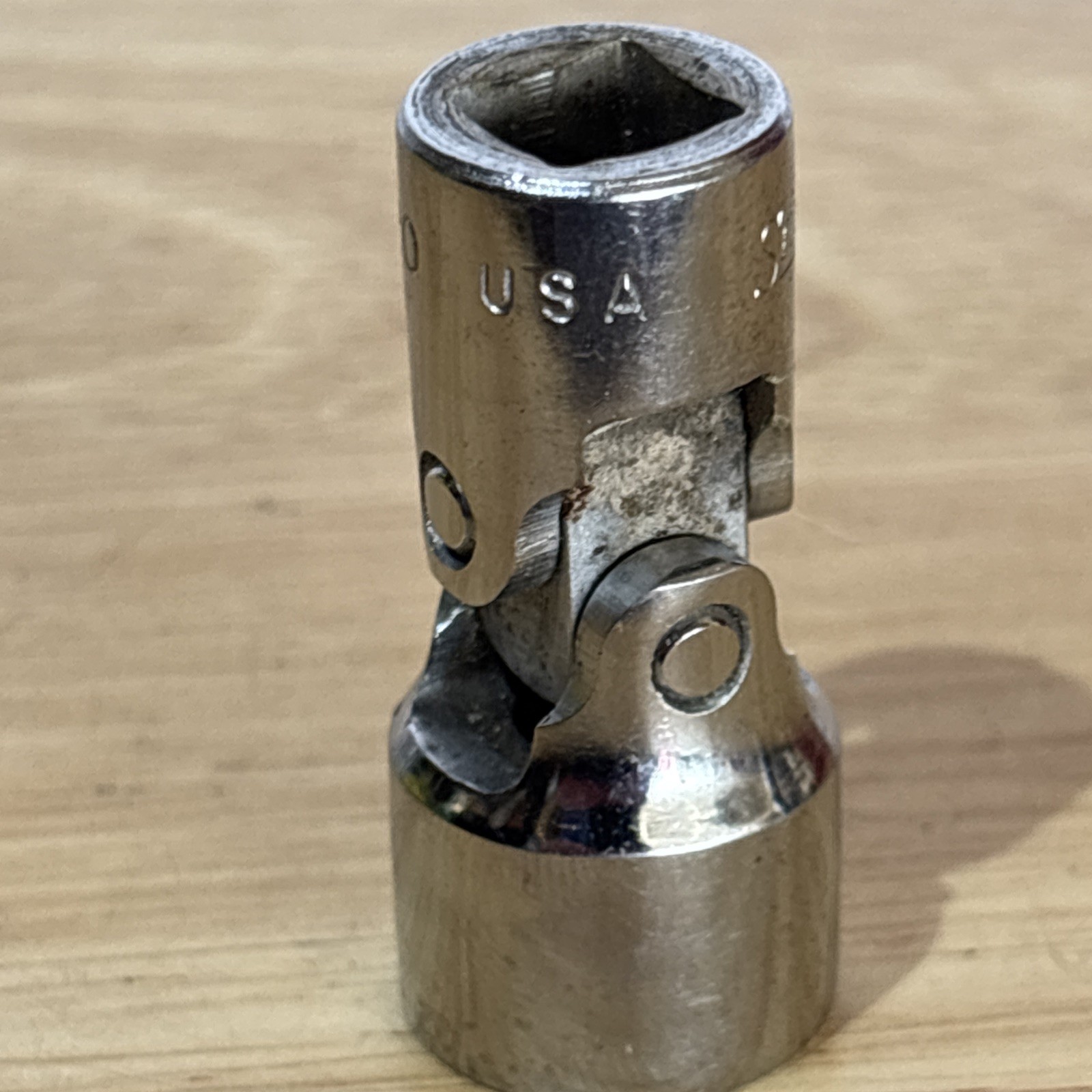 Snap On 5/8″ Shallow Universal Swivel Socket 3/8″ Drive 12 Point FVU20 Vtg USA