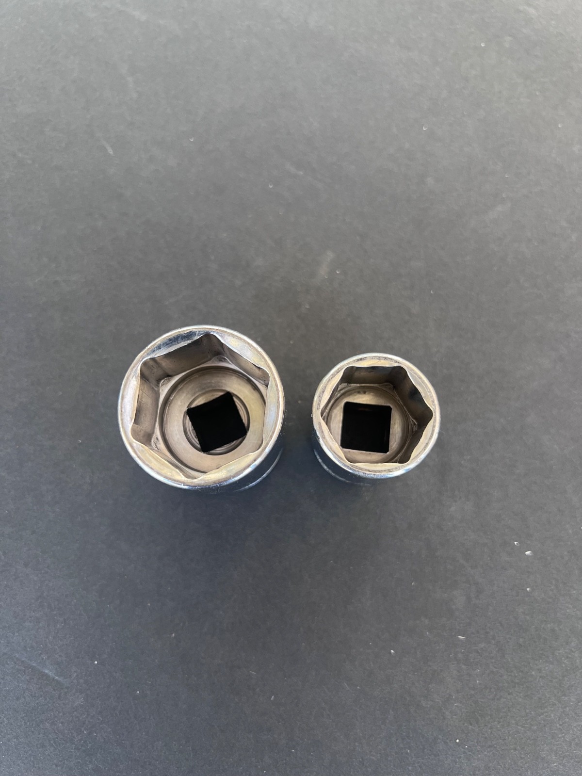 Snap On TW Socket Set of 2 (TW361) 1 1/8″ (TW281) 7/8″ 6pt 1/2″ Drive (USA)