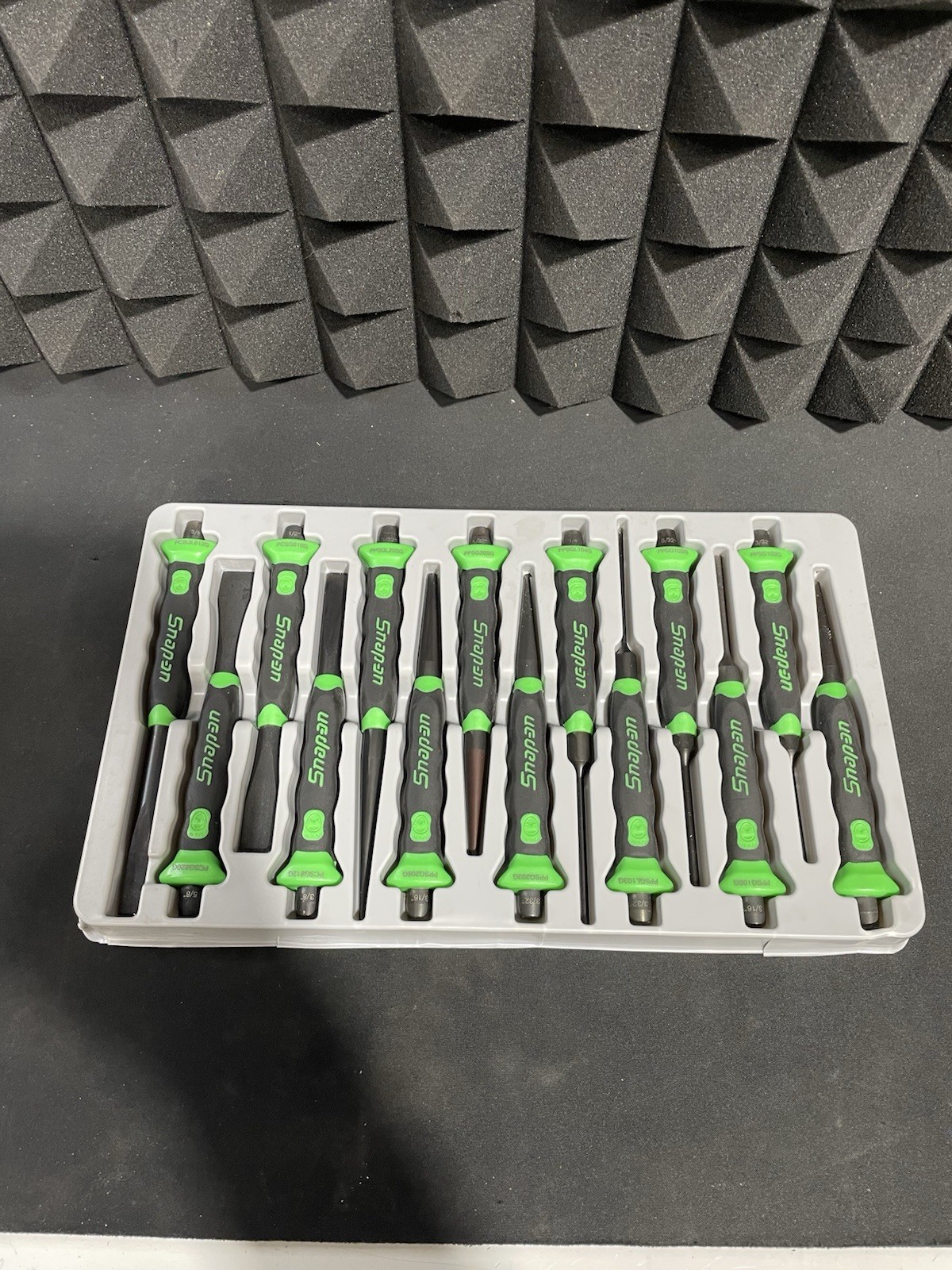 Snap-on PPCSGL714G 14pc Green Soft Grip Punch Chisel Set Open Box