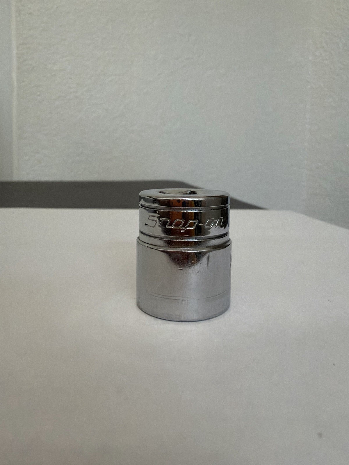 Snap On Tools 11/16″ Shallow Socket 3/8″ Drive 6 Point FS221 Made in USA