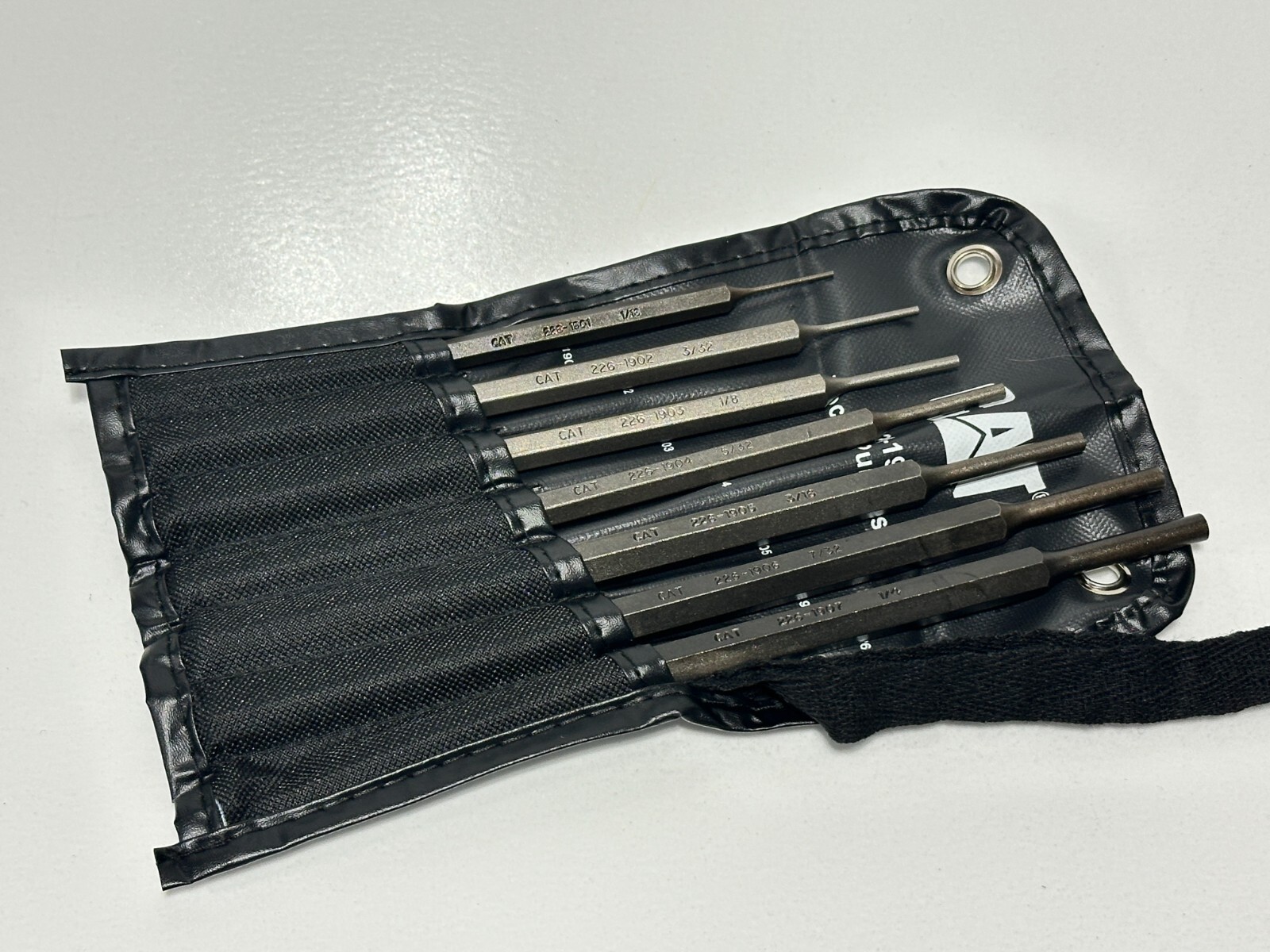 NEW Caterpillar CAT Tools USA Made 7pc Pin Punch Set w/ Black Kit Bag, 1/16-1/4″