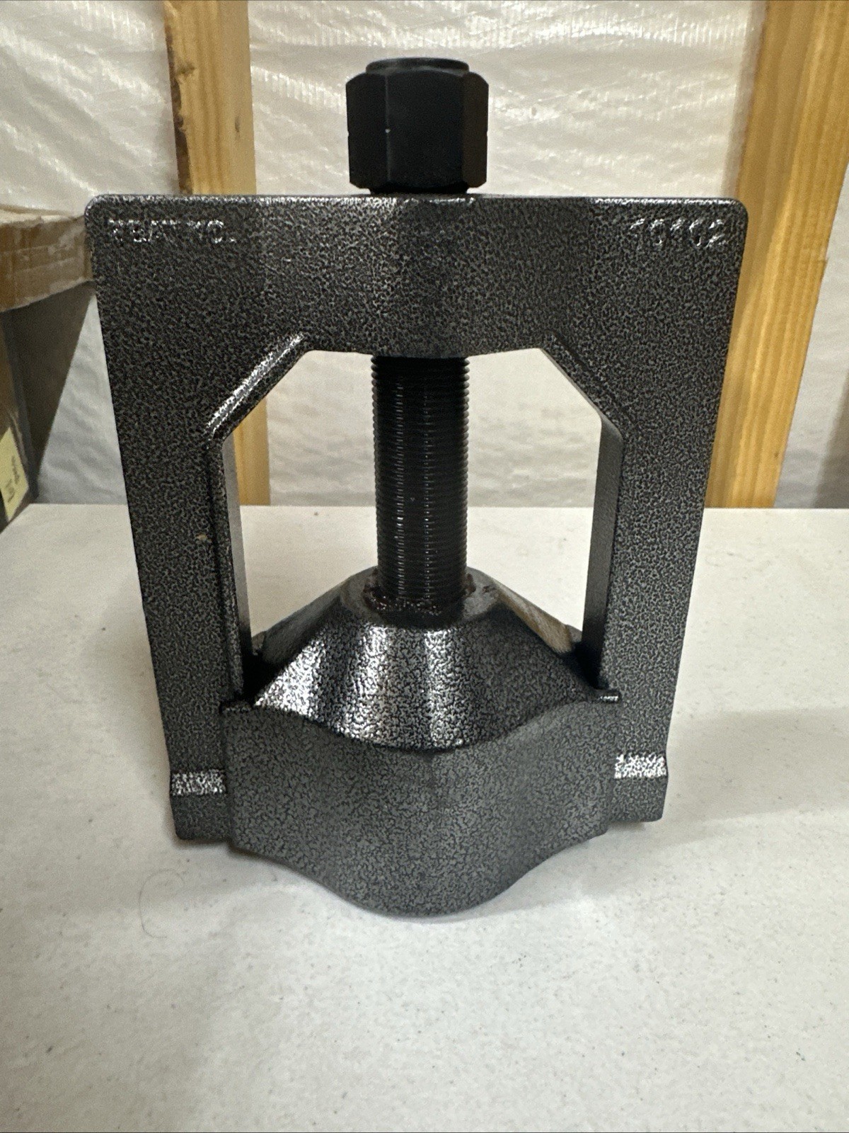 TIGER TOOL Heavy Duty U-Joint Puller 10102*