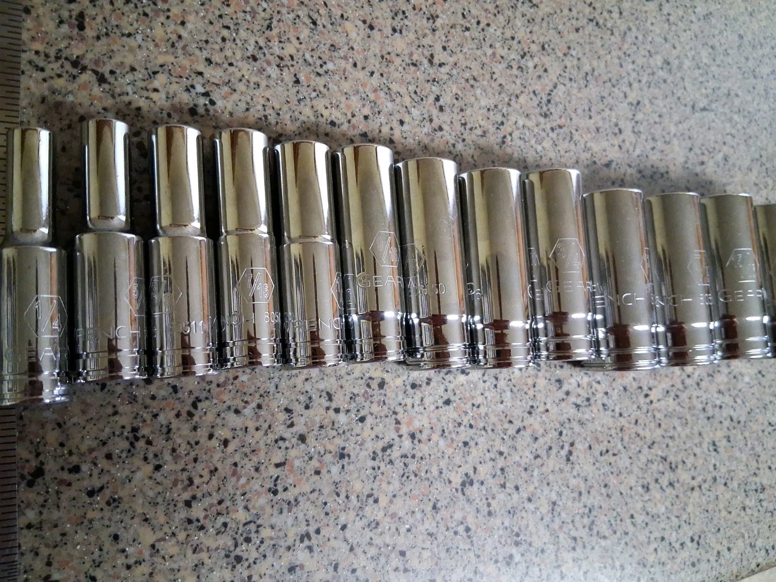 GEARWRENCH 13 Pc. 3/8 Drive 12 Pt. Deep Socket Set, SAE 1/4-1″ Easy Read