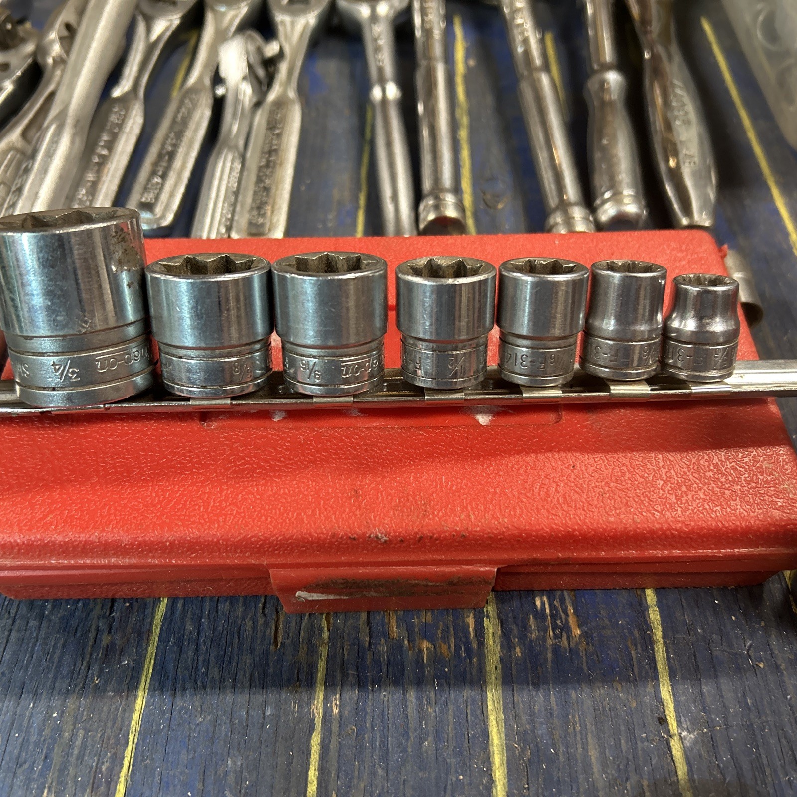 Snap-on 7pc 3/8″+ one 1/2”Drive 3/8,7/16,1/2,9/16,5/8,3/4”SAE 8ptSocket Set