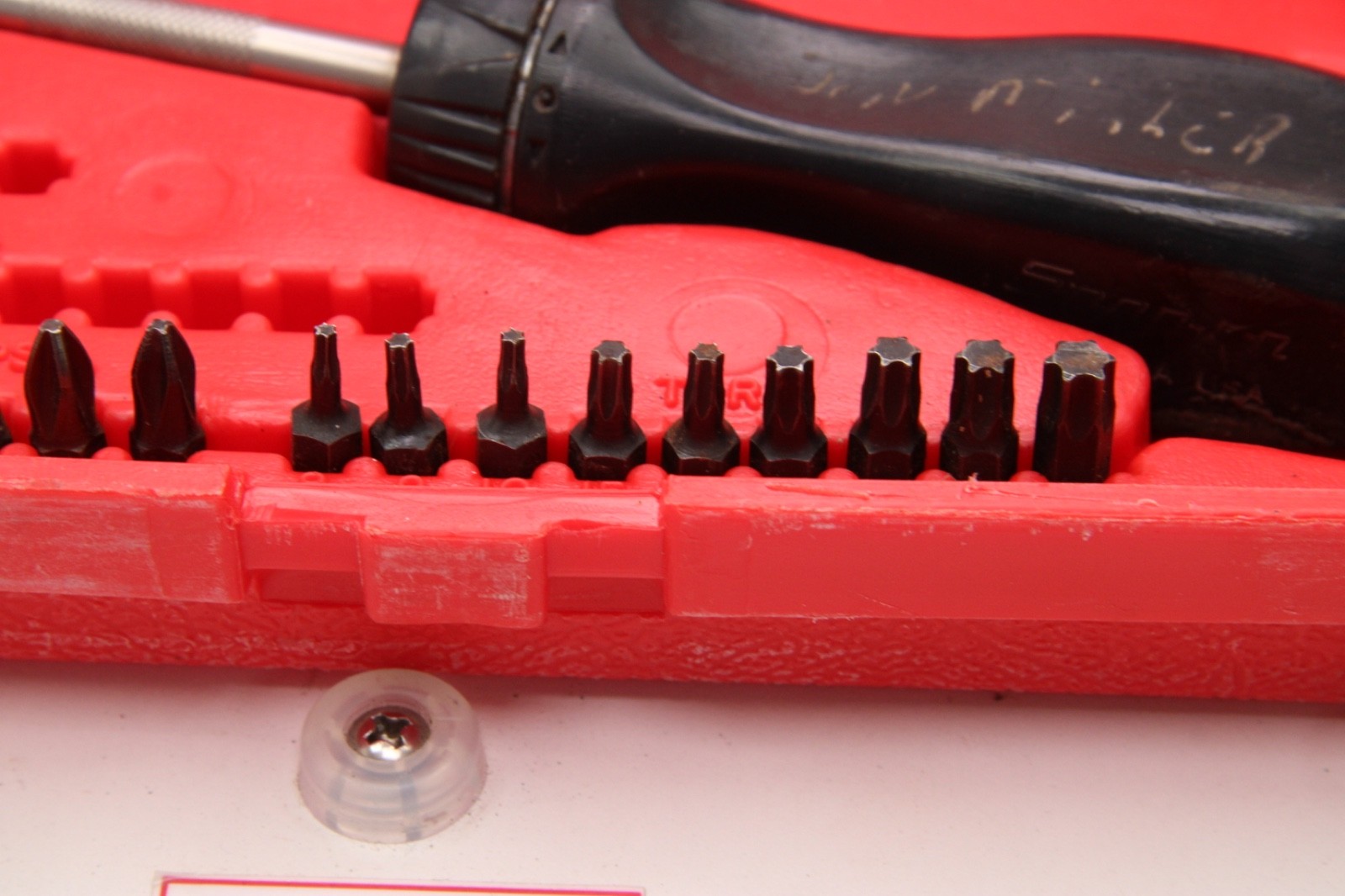 Snap On SSDMR220 22 Piece Ratcheting Screwdriver Set w/Red Case USA
