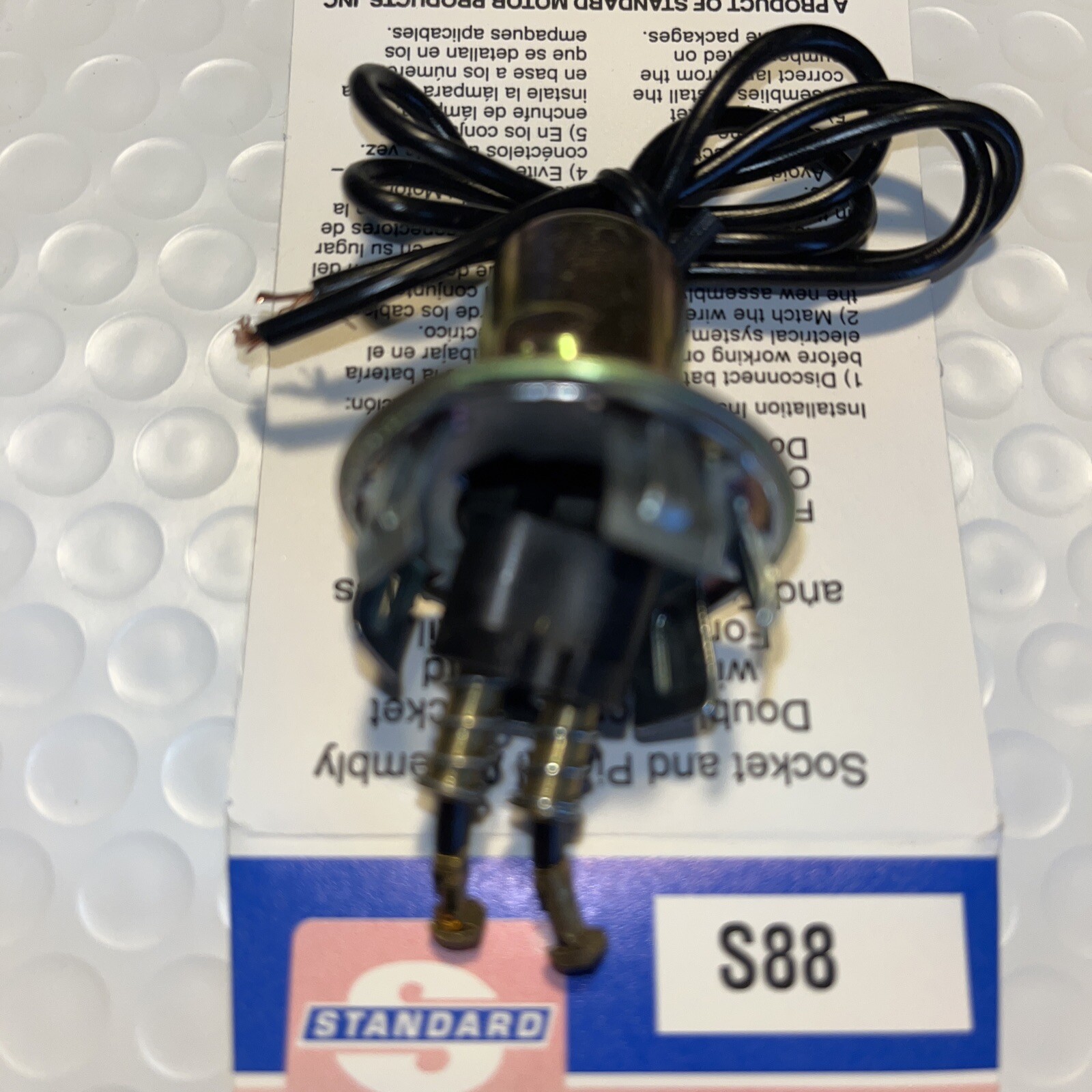 Standard S88 Double Contact Socket with Pigtails 1157 Bulb Push-in 1 1/8″ Hole