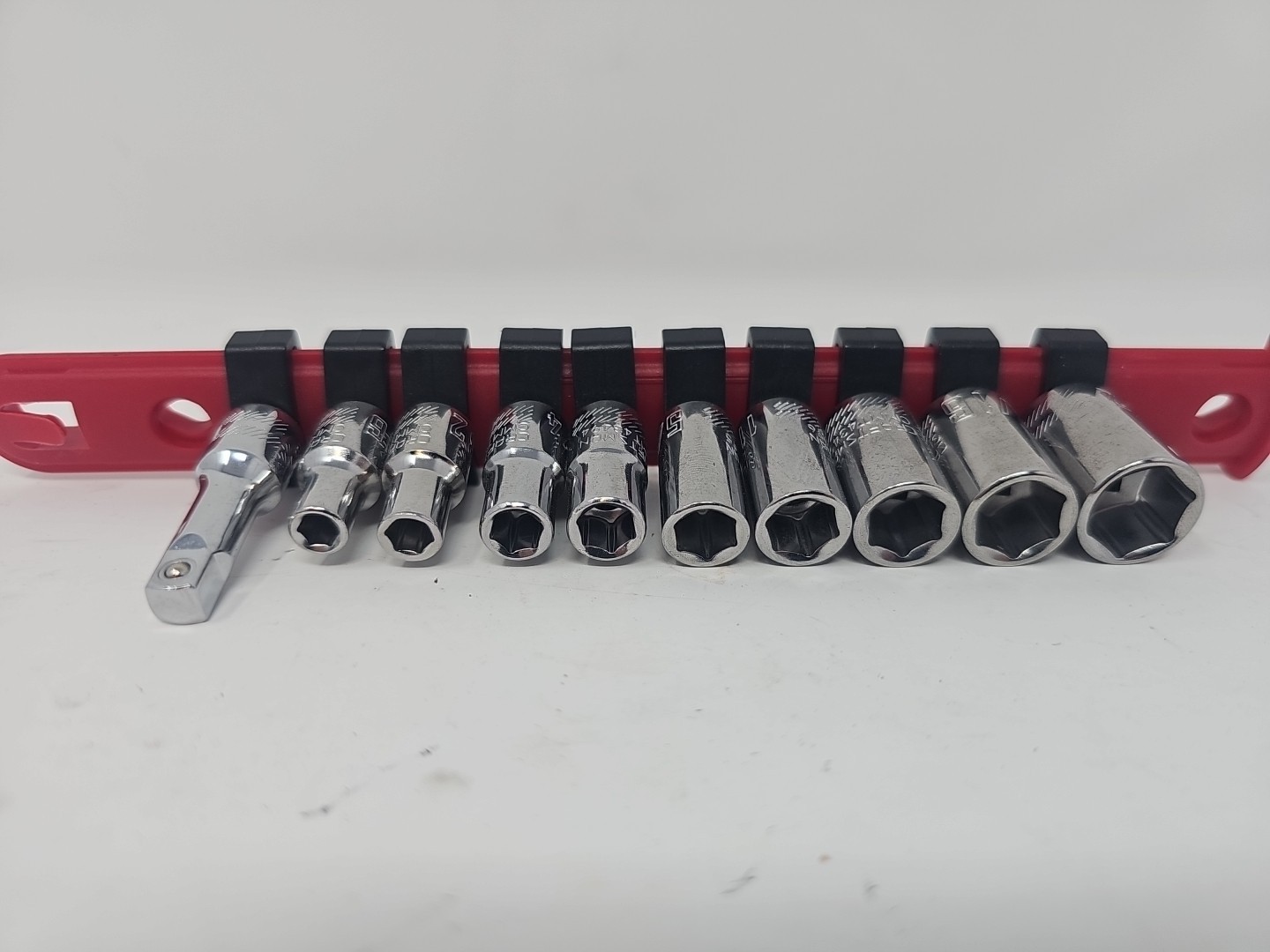Craftsman 10 pc Socket Set 1/4″ Drive 6 Point SAE CMMT With Rail