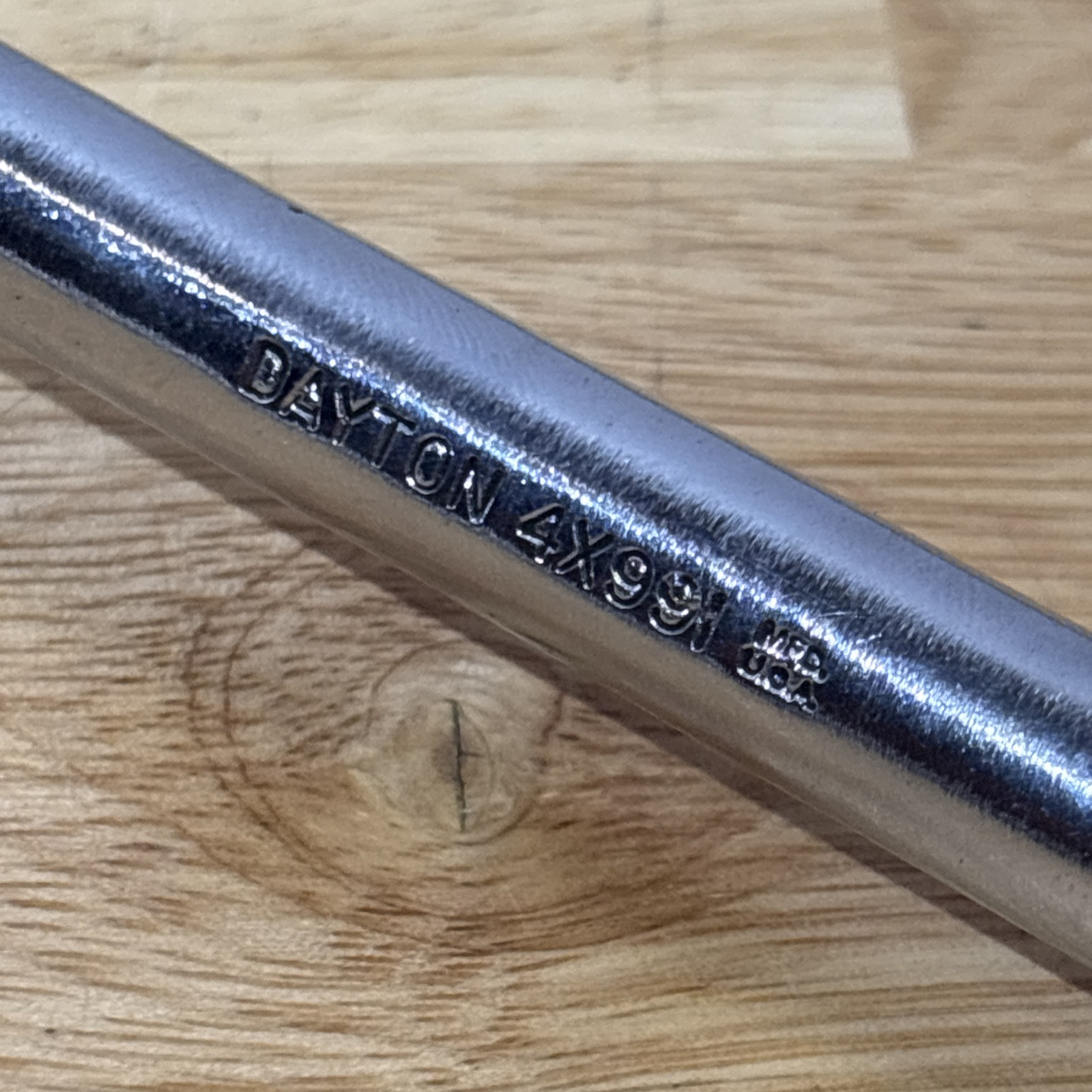 Dayton 11″ Flex Head Ratchet 3/8″ Drive Knurled Handle 4×991 USA