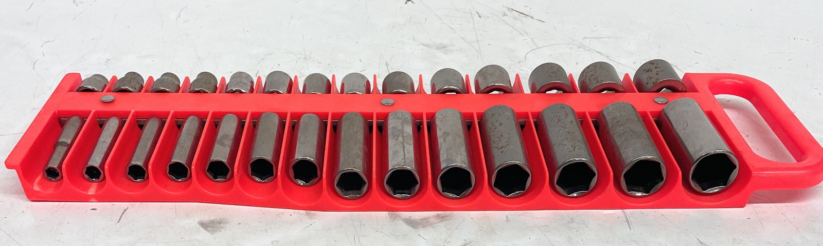 Craftsman USA Socket Metric Set with Red Organizer Tray, 6mm-19mm