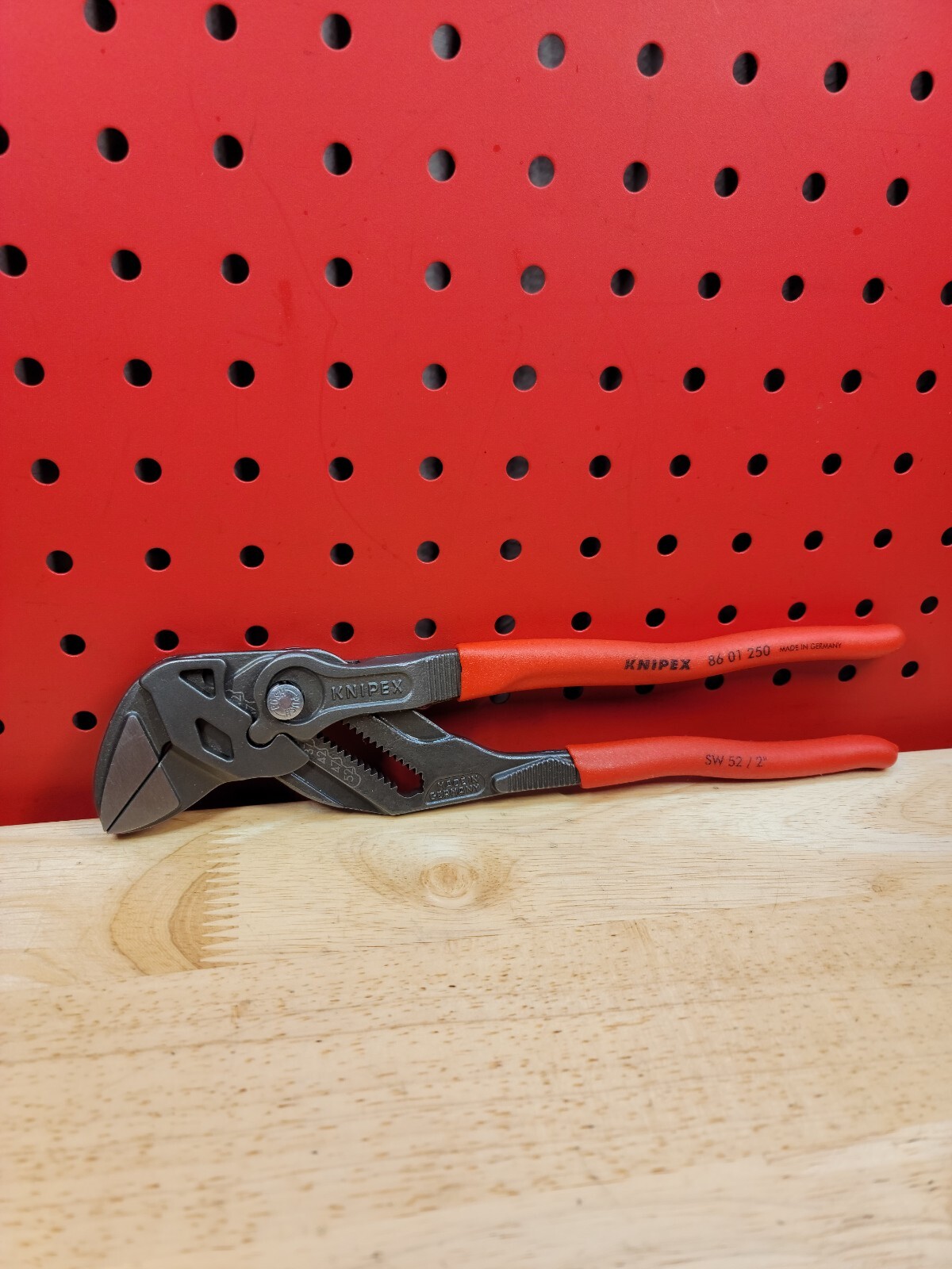 Knipex 10″ Adjustable Pliers Wrench 2″ Jaw Opening No Pinch Red 86 01 250