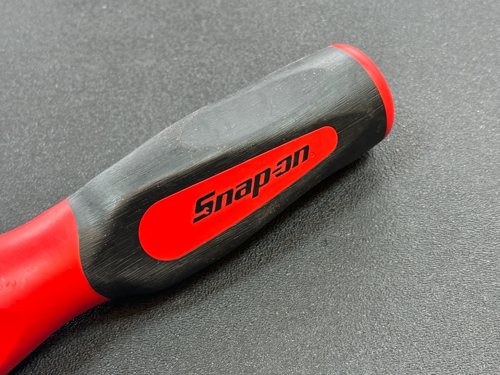 Snap-on USA Medium 3/8″ Marine Aircraft Plug FLAT Slot Screwdriver RED Soft Grip