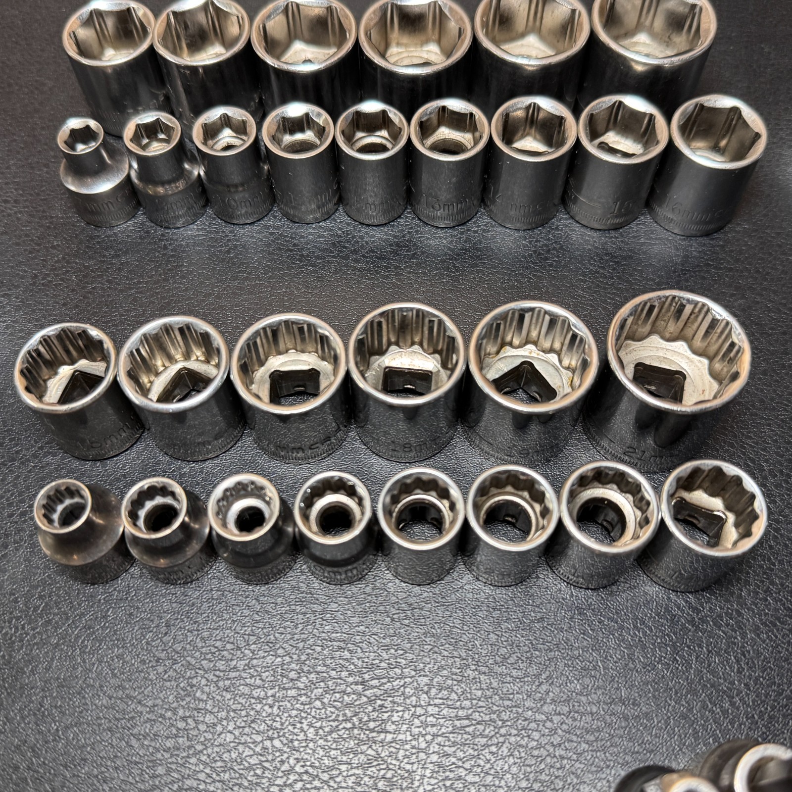 Craftsman S-AC 3/8 Drive Metric & SAE Socket Set STD Deep w/ Ratchet 44808 —81pc