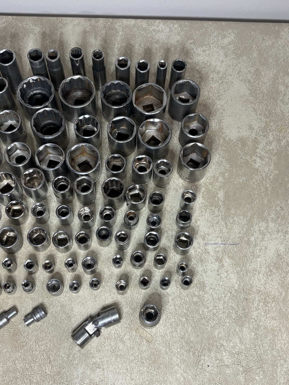 111 Lot Used Sockets Different SAE & Metric &condition 15lbs
