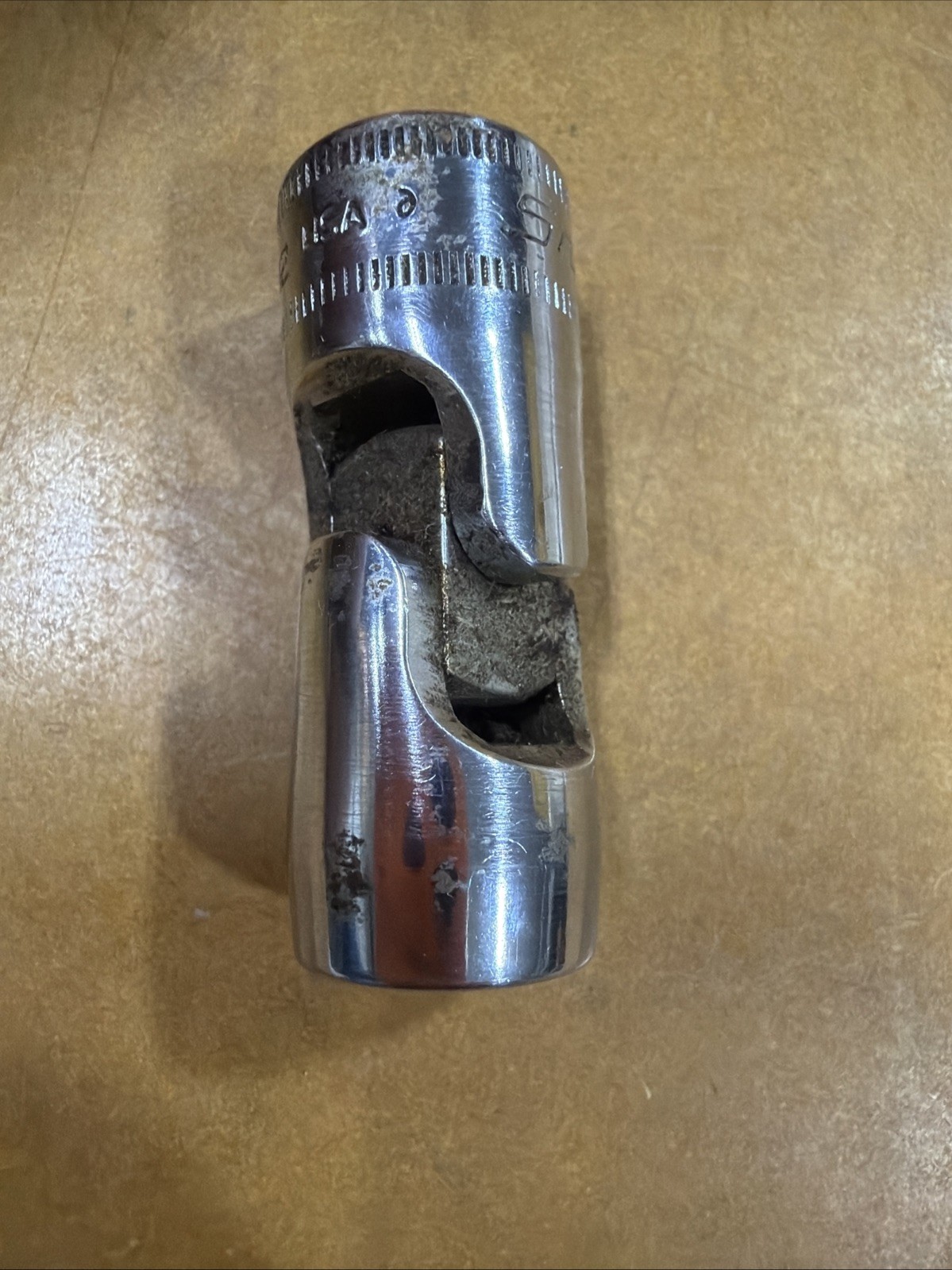 Snap-on Tools FSUM12 3/8-drive 6-point 12mm Shallow Universal Socket