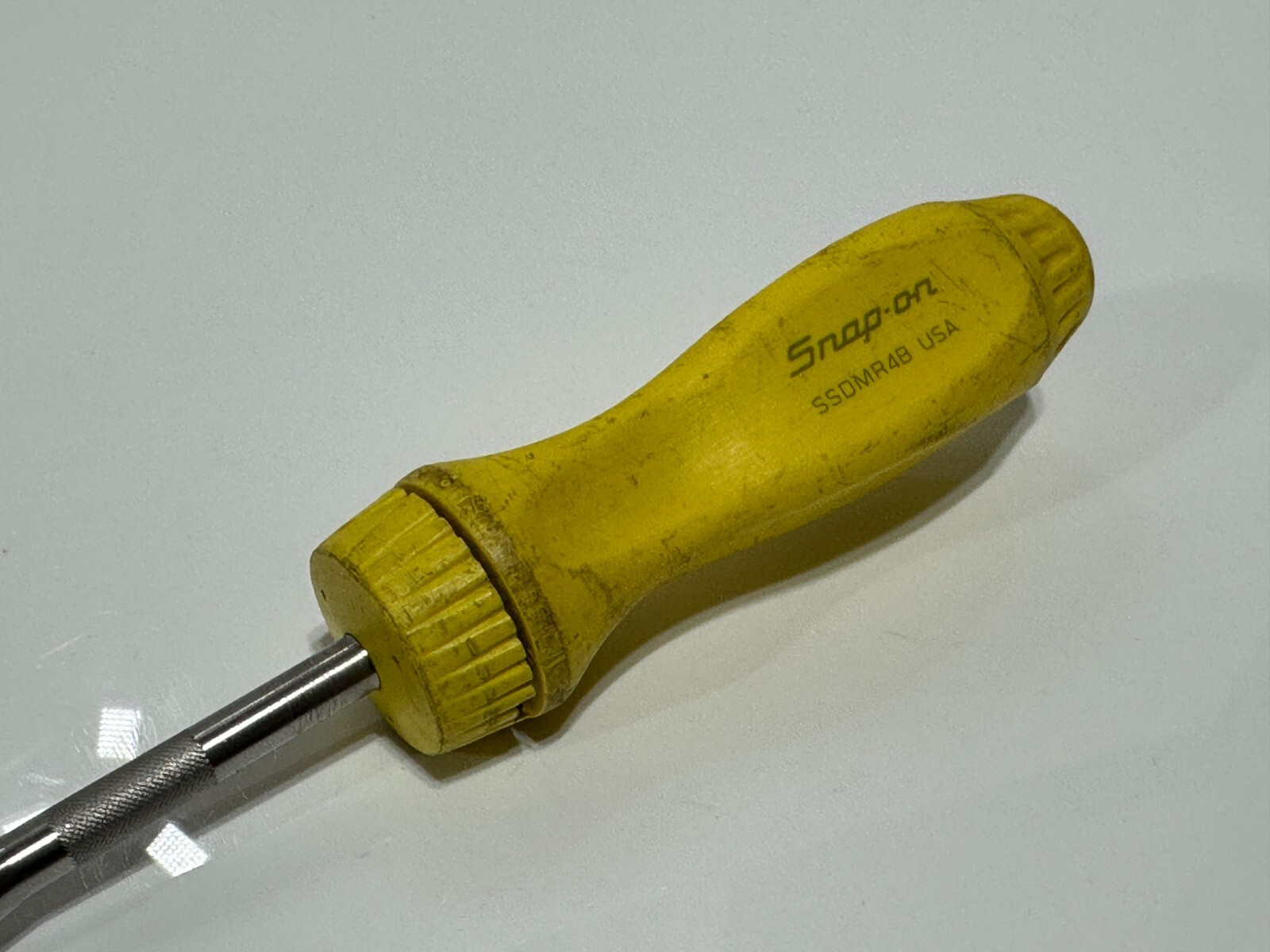 Snap On USA Ratcheting Screwdriver Classic Yellow Hard Plastic Handle SSDMR4