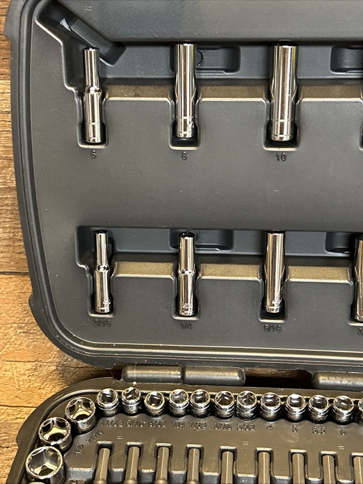 Husky 65-Piece 1/4 IN AND 3/8 IN DRIVE MECHANICS TOOL SET-Excellent Condition