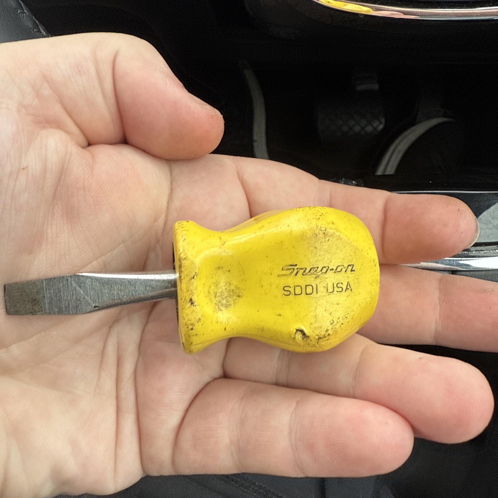 Snap-on Yellow Stubby Flat Head Screwdriver SDD1 USA Snap On Vintage