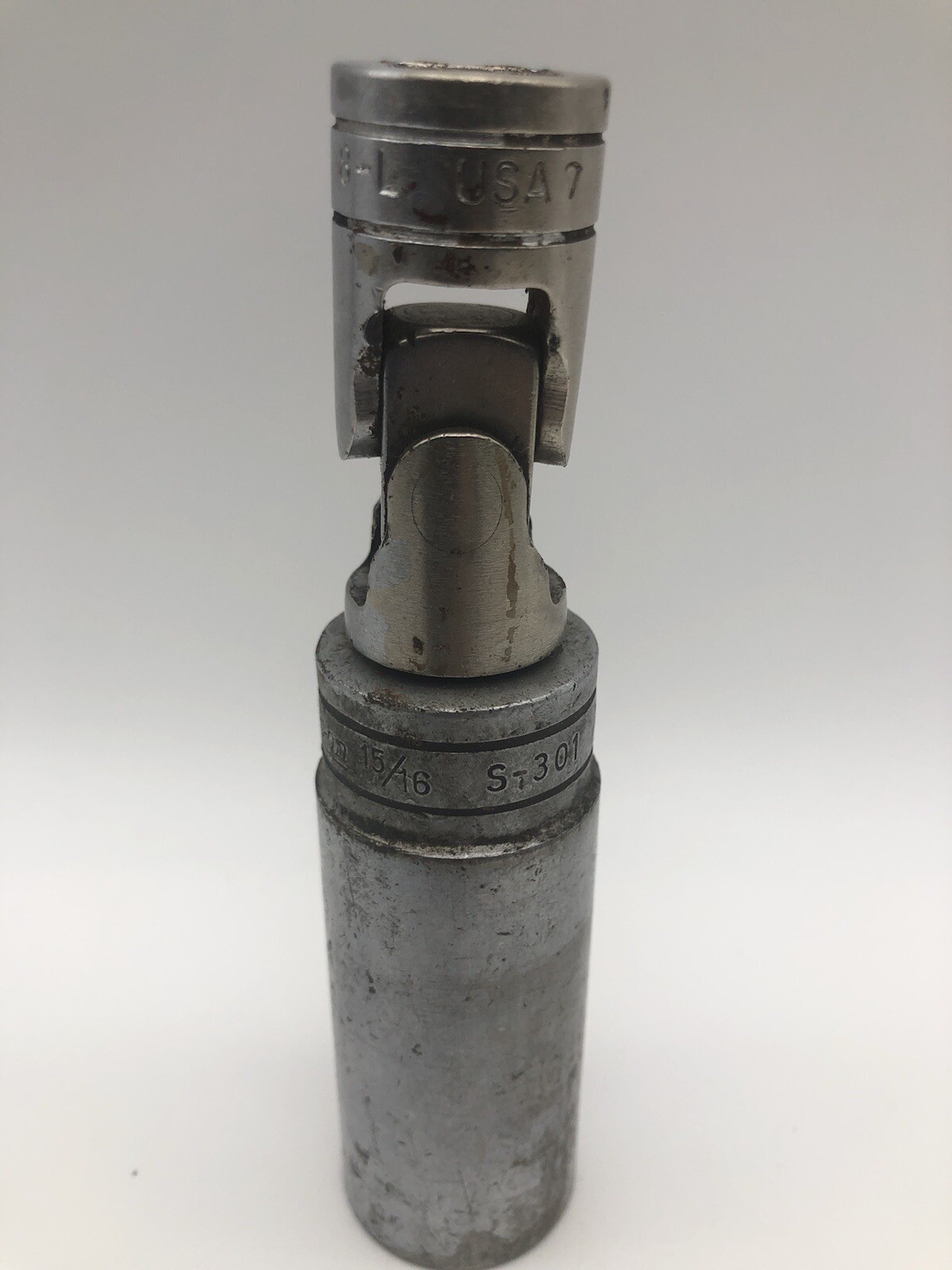 Snap-On Tools 15/16” 12-Point Deep Socket S301 & Snap-on 1/2” 8-L Swivel Socket