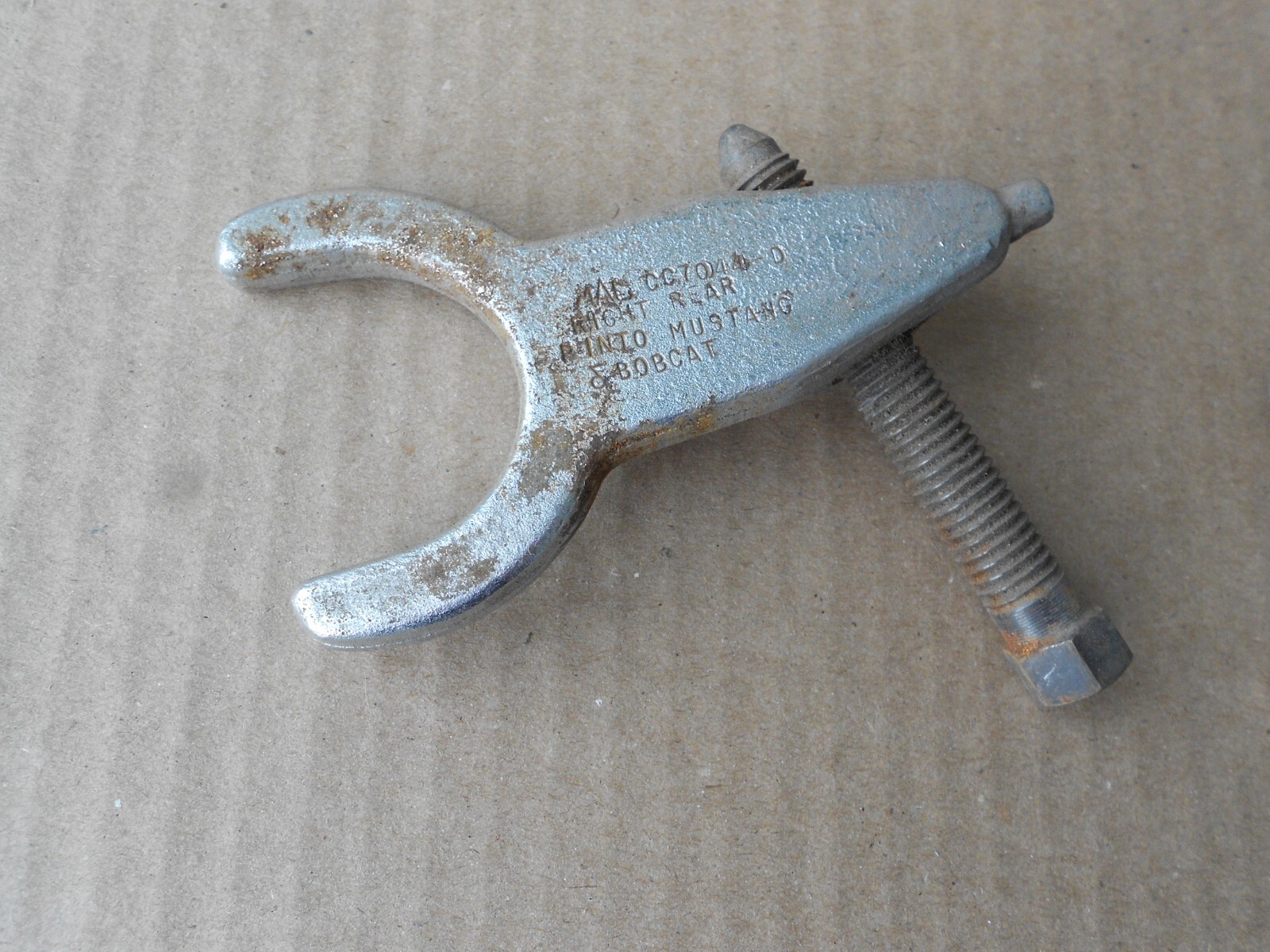 Mac Tool CC7044 for Ford Pinto Mustang Mercury Bobcat Rear RH & LH Original