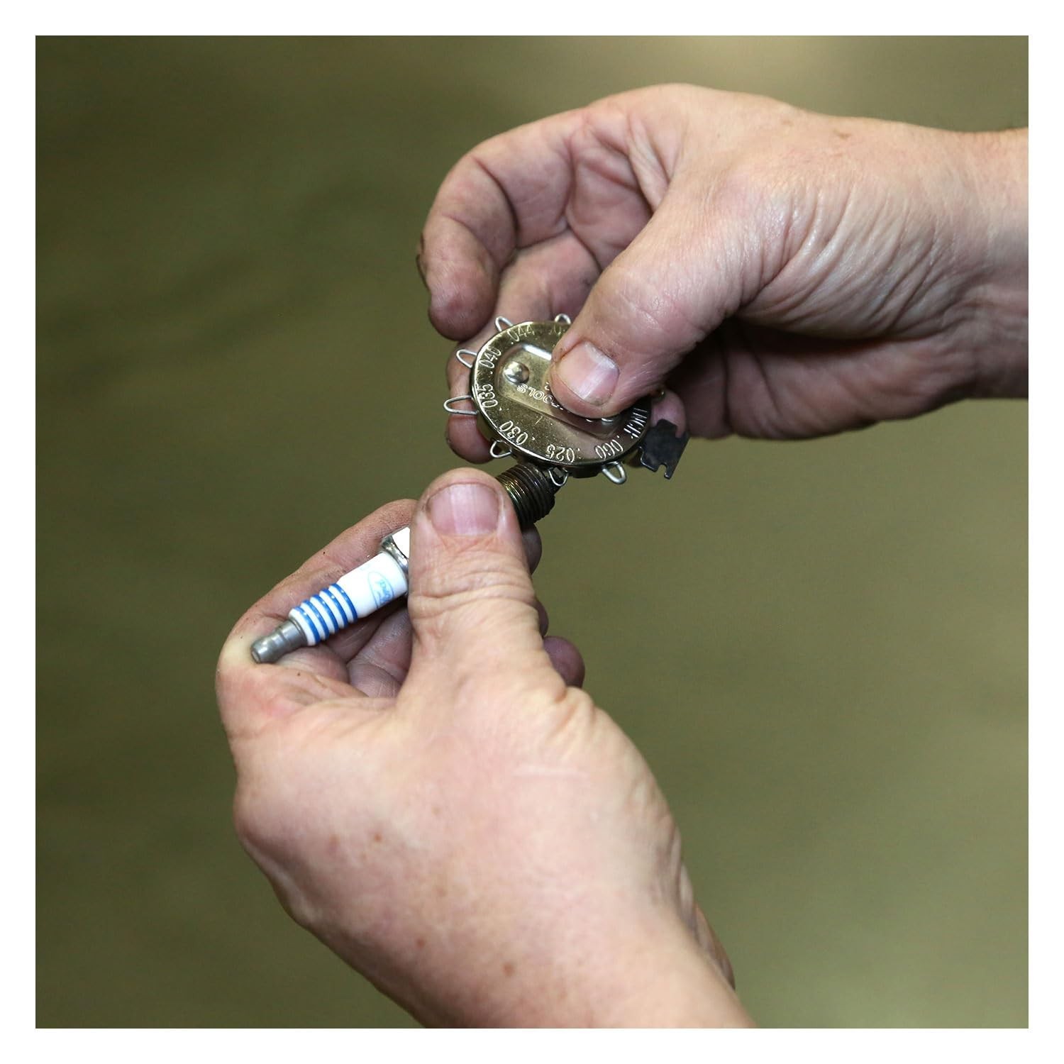Compact 9-Wire Spark Plug Gap Tool – Dual Measurement for Engine Efficiency