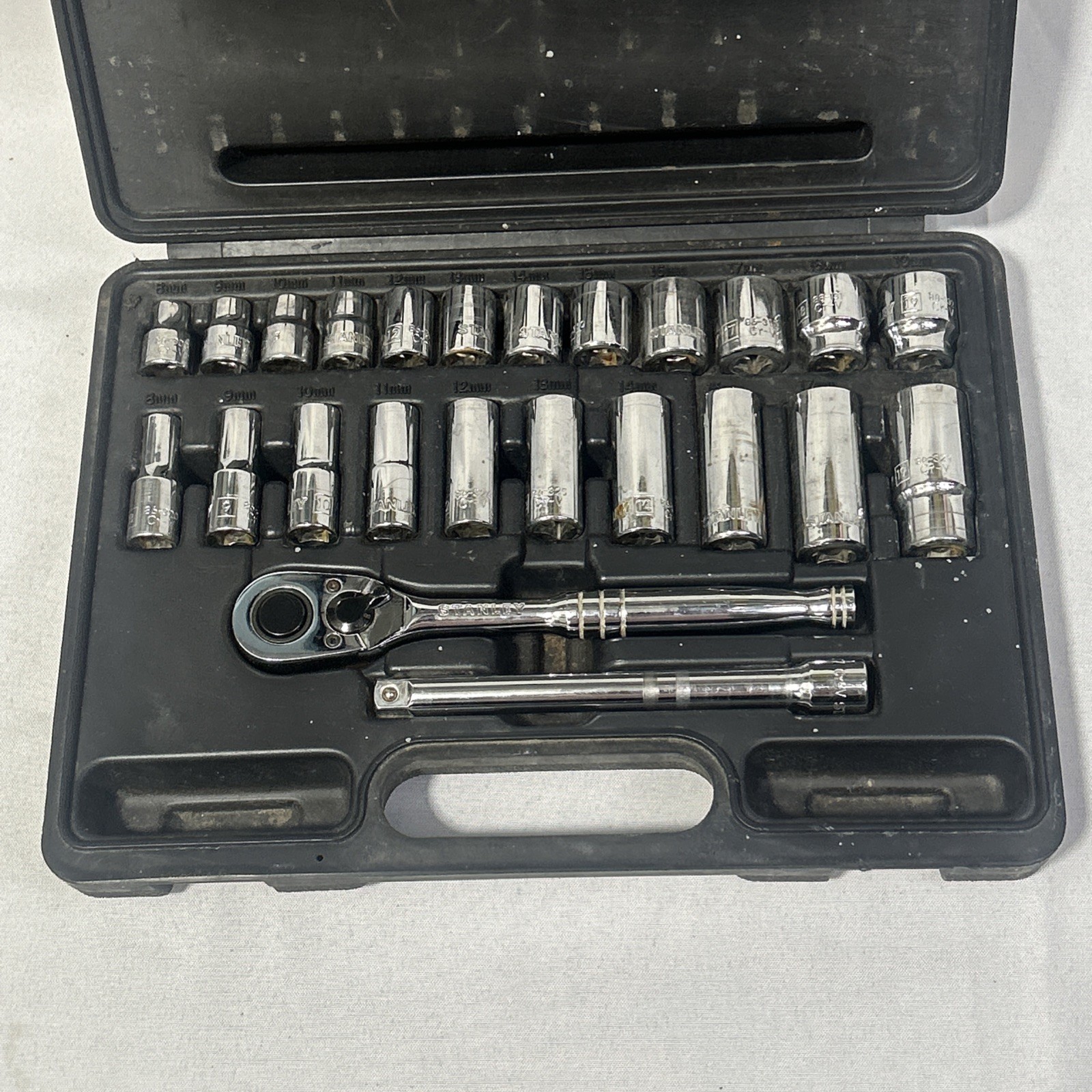 Stanley Chrome 24 Pc Deepwell METRIC 6 Point socket Set 8mm-19mm STD. & Deep