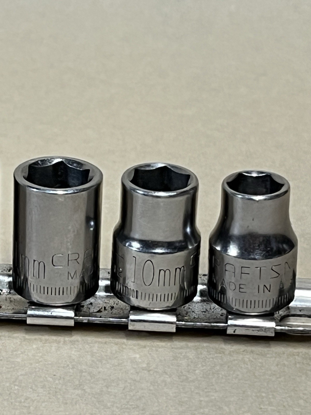 Craftsman USA 3/8” Drive Metric Socket Set 9-21mm No Skips G Series 13pc W/ Rack
