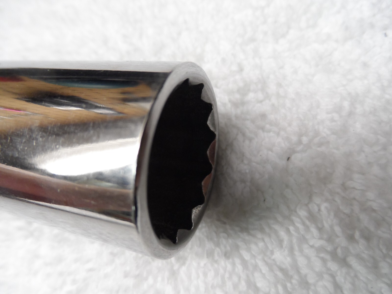 Craftsman 1/2″ Drive Metric MM Deep Socket, 19mm 12pt laser USA PN 50769 (loose)