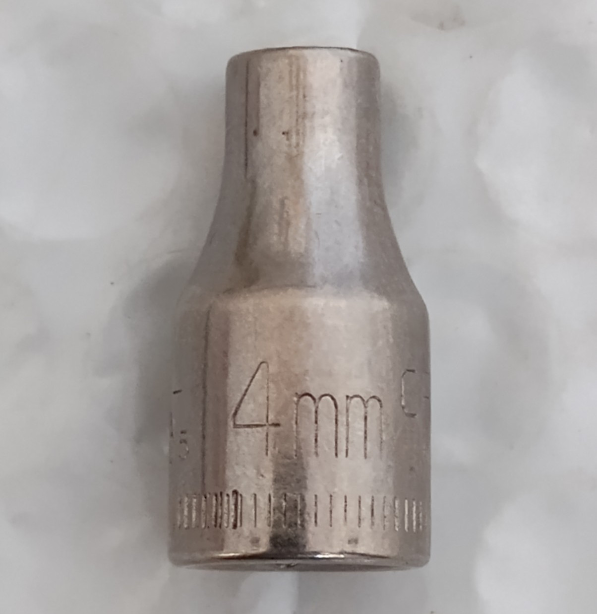 CRAFTSMAN TOOLS USA G43505, 1/4″ DRIVE, 4MM. SOCKET, SHALLOW, 6 POINT.