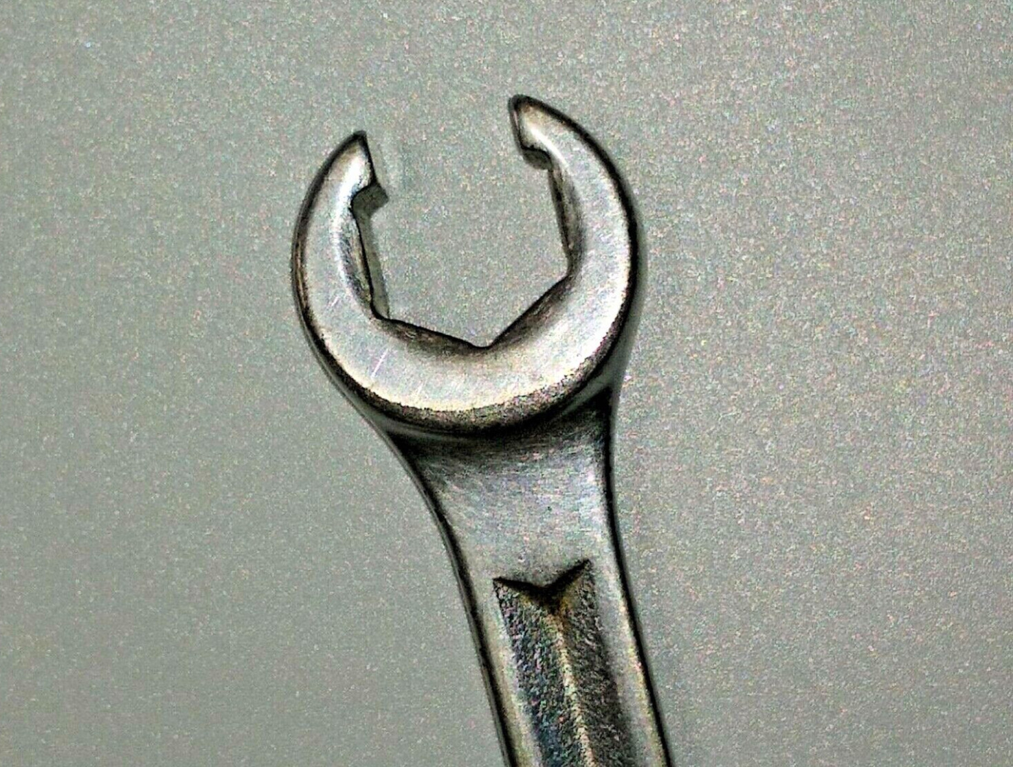 Snap on RXH2022S 5/8″ x 11/16″ Flare Nut Wrench, Offset, 8.6″ Long, 6 Point.