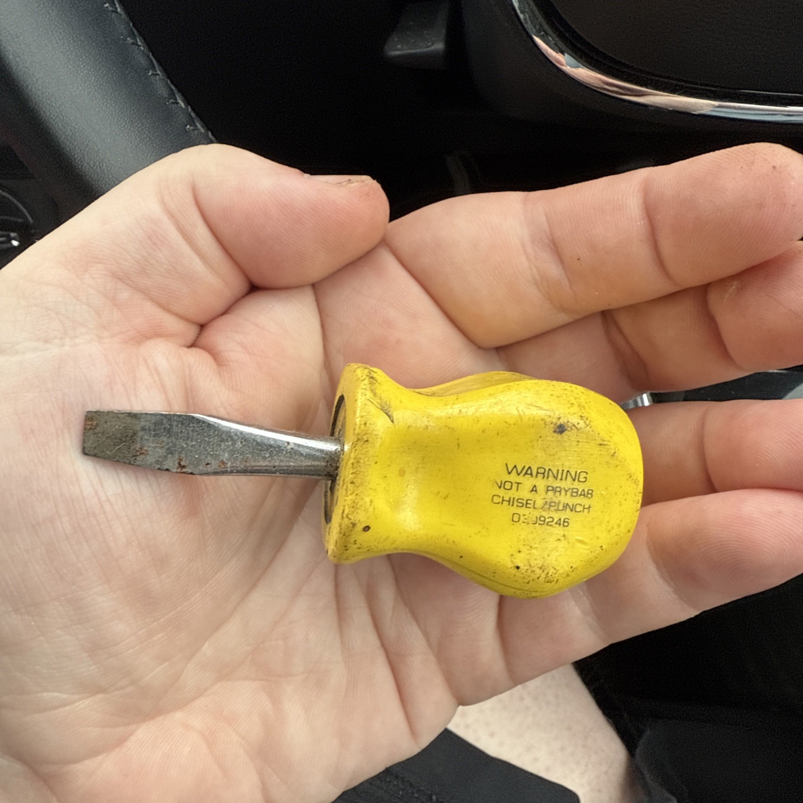 Snap-on Yellow Stubby Flat Head Screwdriver SDD1 USA Snap On Vintage