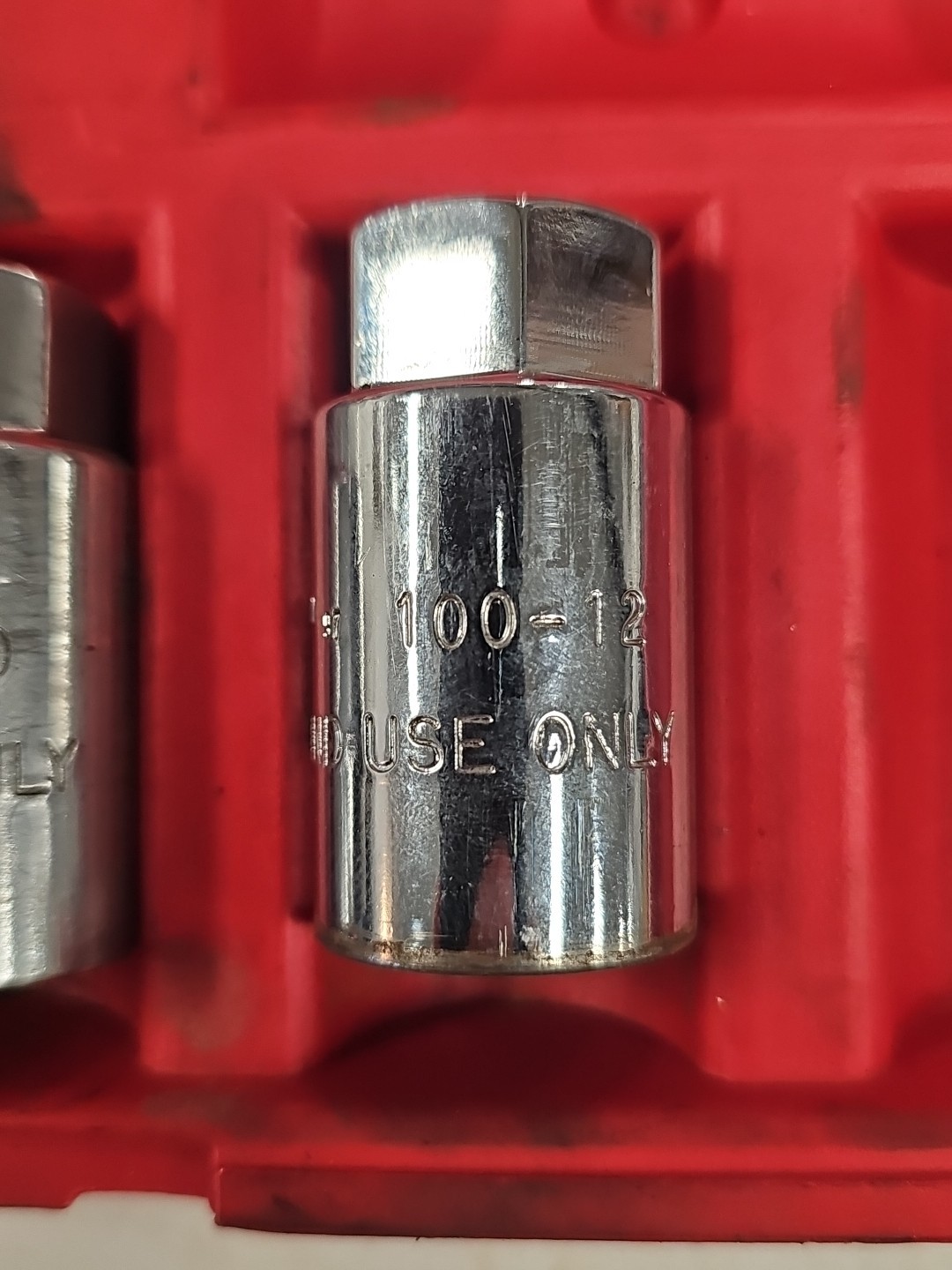 AST TOOLS 4PC Metric 1/2″ And 3/8″ Drive STUD REMOVER SOCKET SET