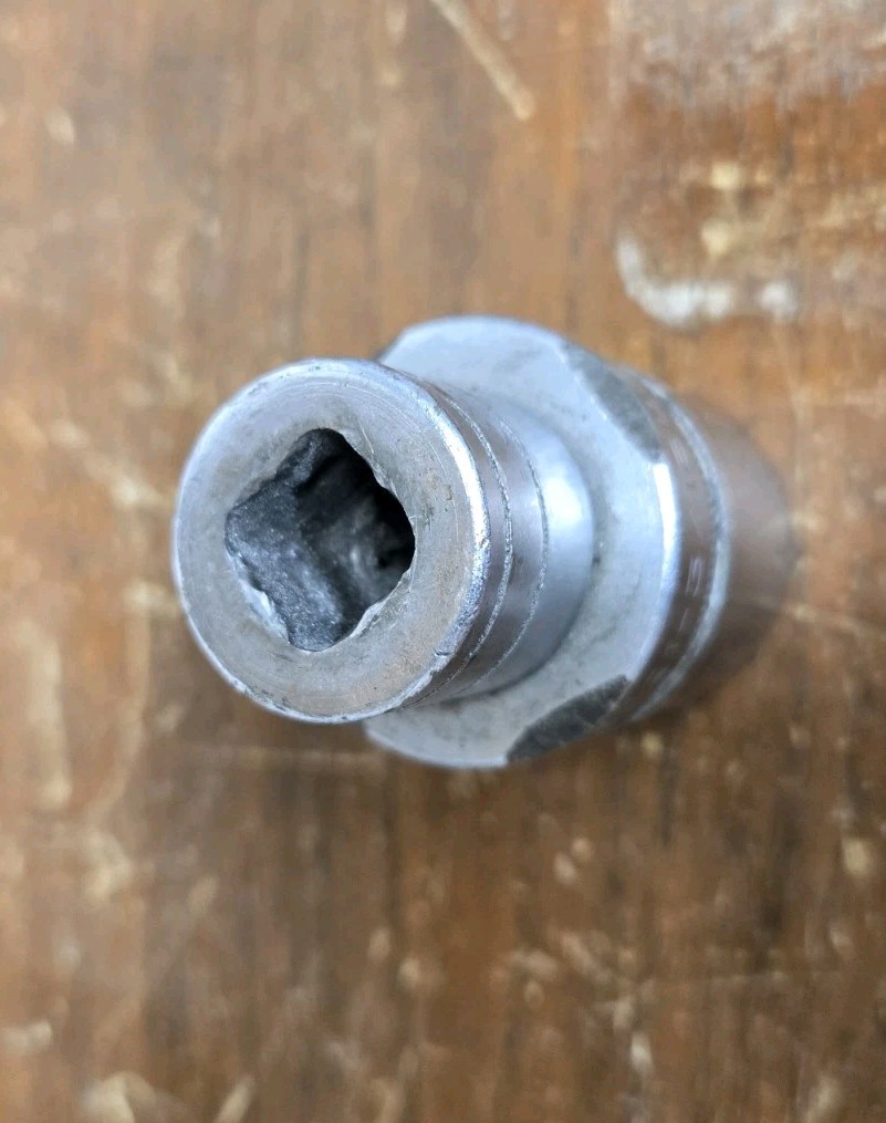 Snap-On 1-3/16″ 12 Point Socket 3/8″ Drive SAE USA Chrome Vintage