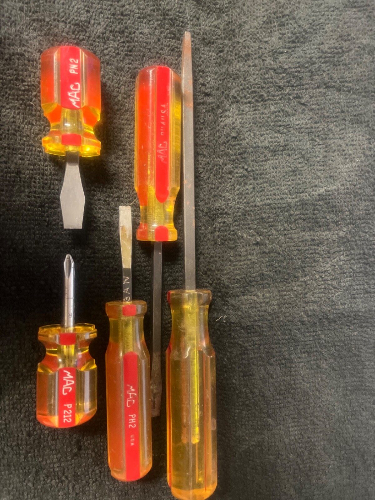 MAC TOOLS — FIVE SCREWDRIVERS — 4 FLAT TIP AND ONE PHILLIPS