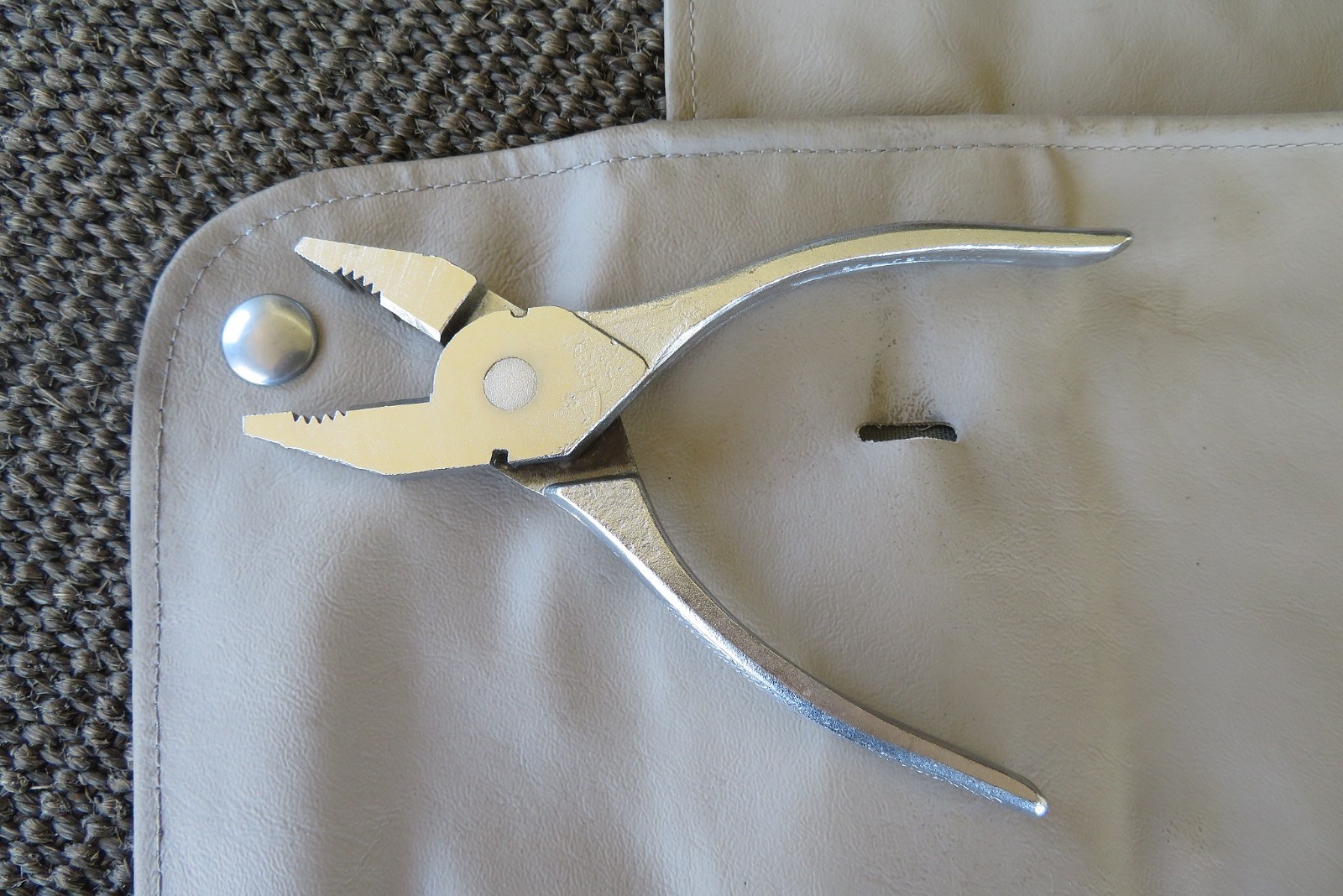 Mercedes OEM W113 230SL 250SL 280SL W111 ON BOARD TOOL KIT– ORIGINAL & COMPLETE