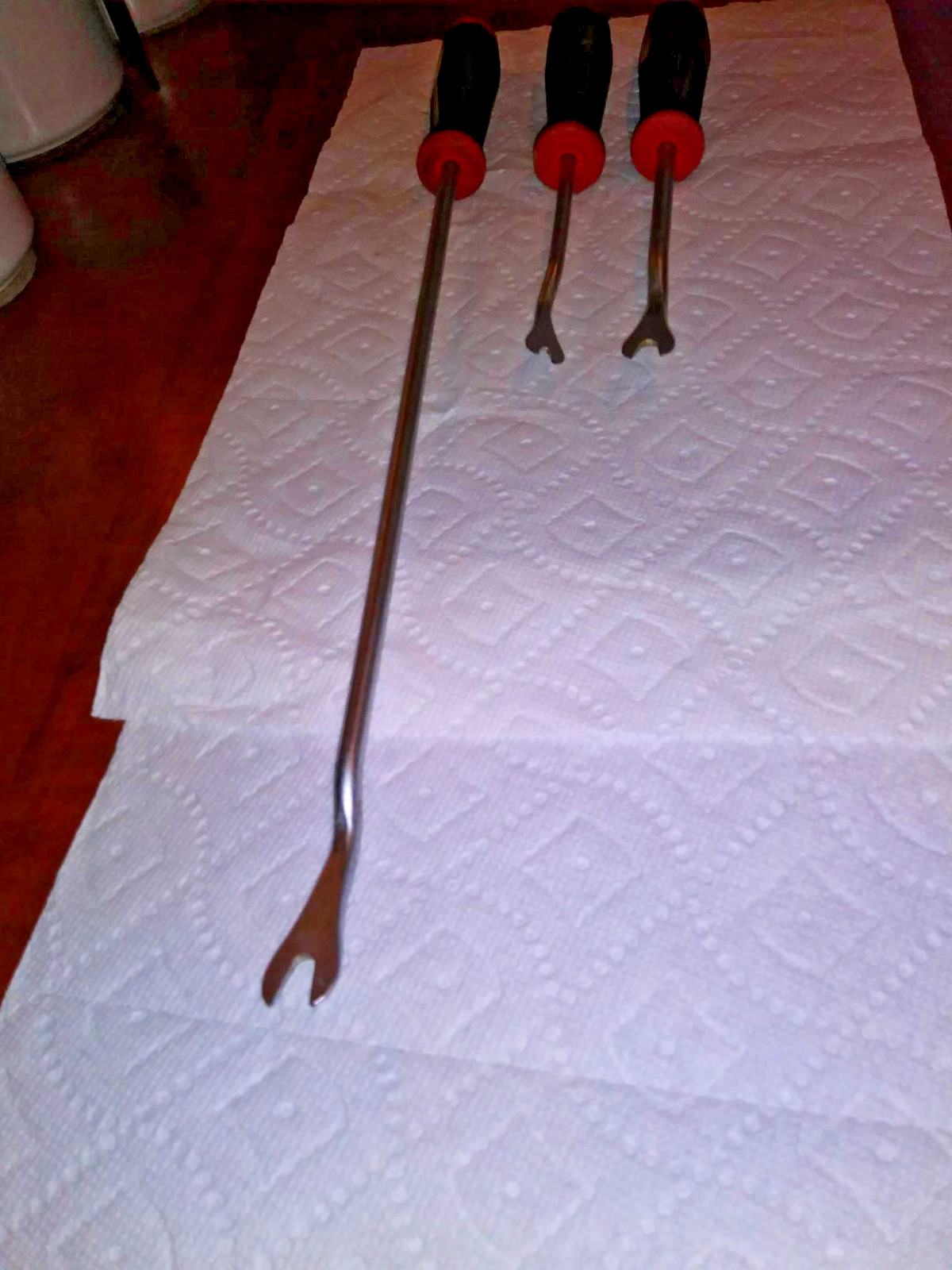 SNAP-ON 3PC. TRIM PAD CLIP REMOVER SET. RED & BLACK SOFT GRIP HANDLES LIKE NEW