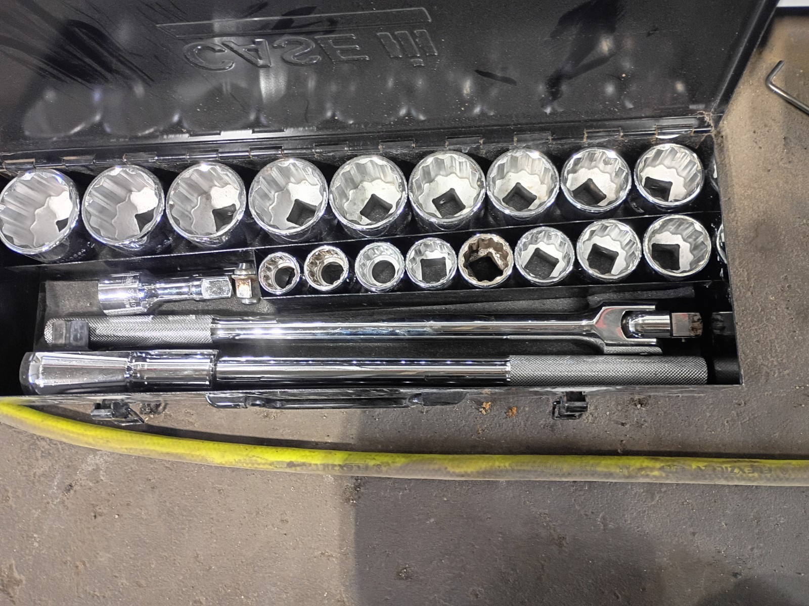 CASE IH PROFESSIONAL 3/4″ Drive Sockets, 1/2″ Breaker, & CARLYLE Extensions 19pc