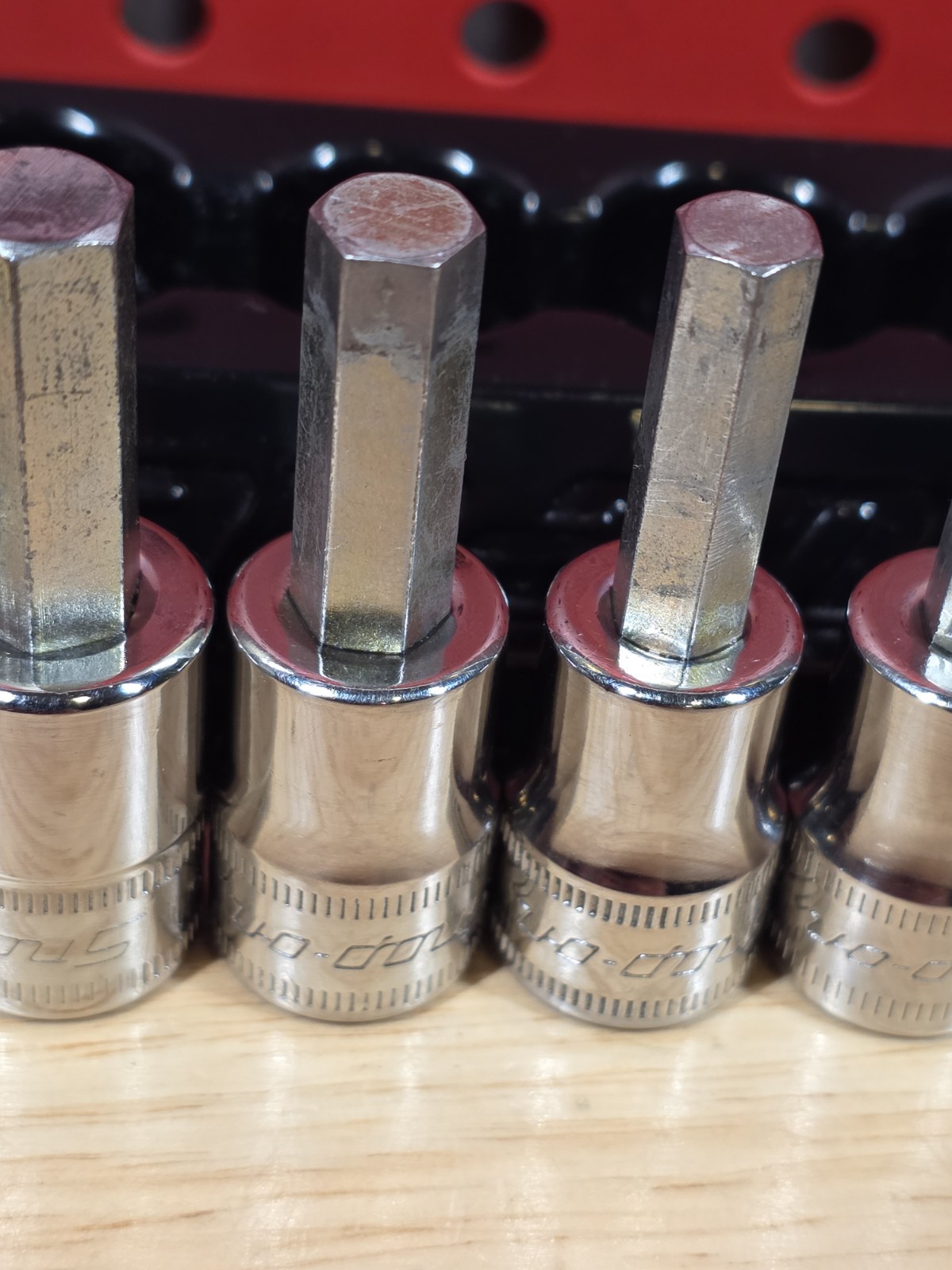Snap-on Tools 207EFAMY 4-10mm 3/8″ Drive 7-Piece Metric Hex Socket With Holder