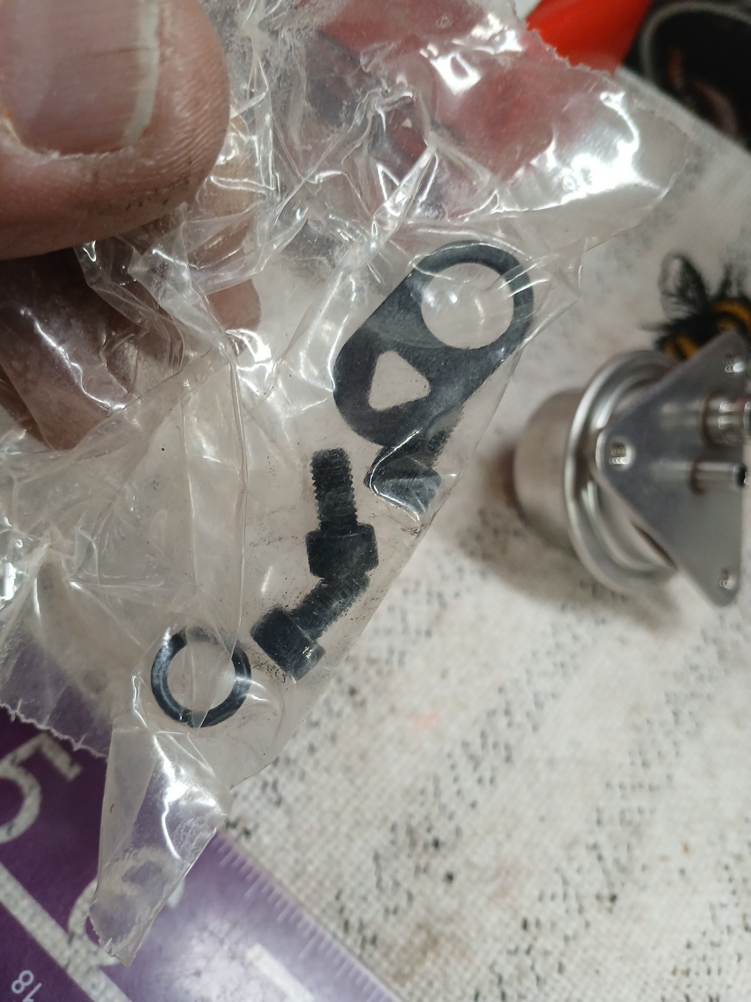 NOS FORD OEM 5.0 Fuel Pressure Regulator Kit F4CZ-9C968-A ~ NEW Complete MUSTANG