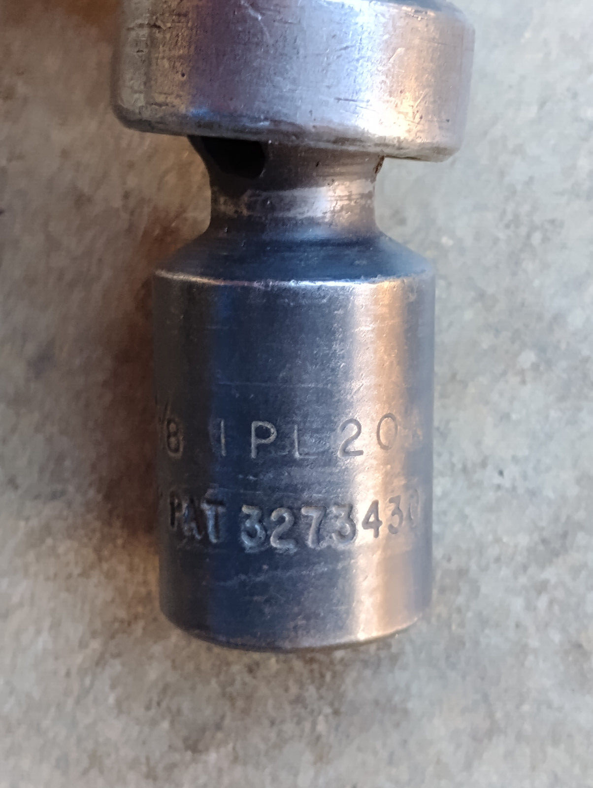 Snap-On Tools 1/2″ Drive 5/8″ Universal Swivel Impact Socket 6 point IPL20A