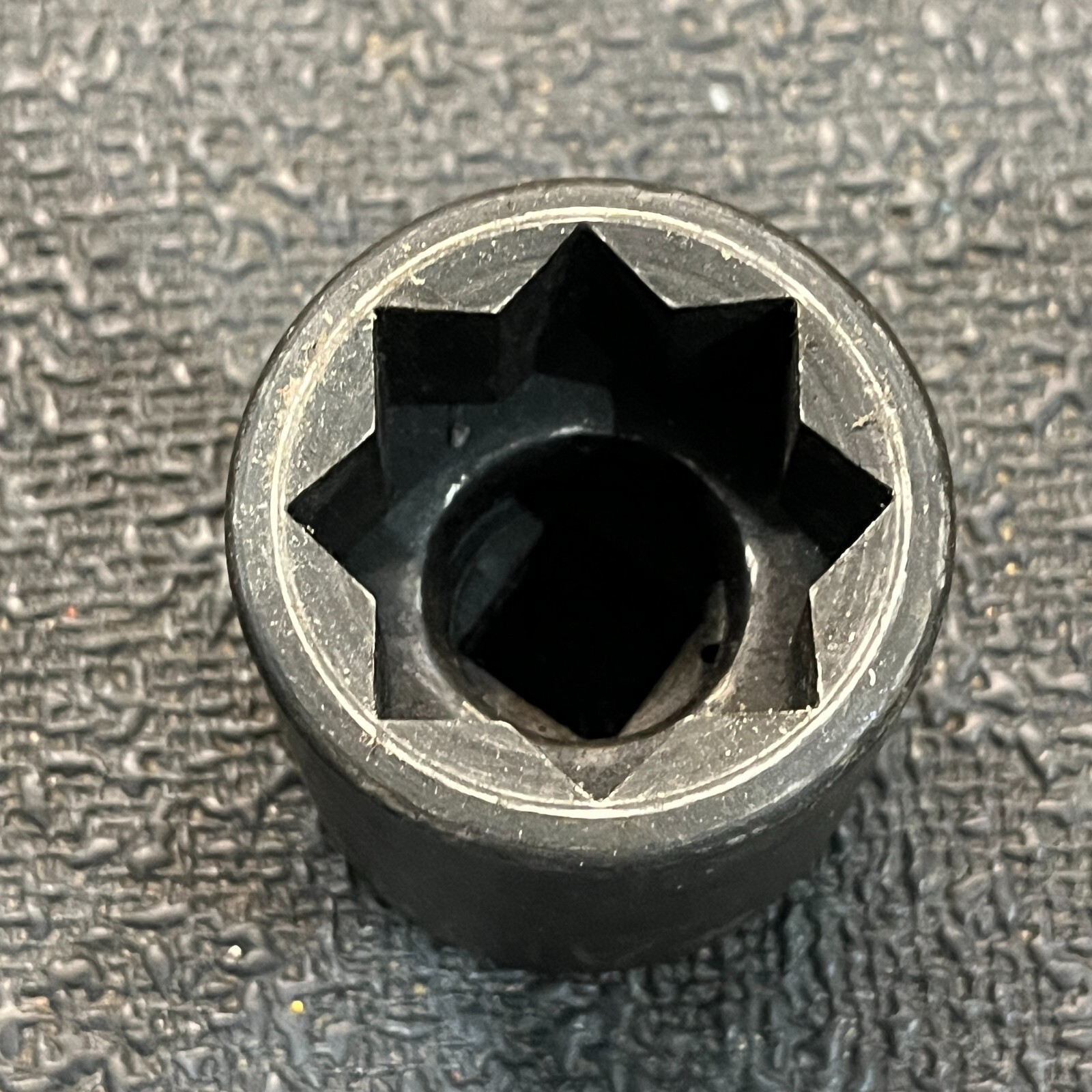 Snap-on P-432 1″ Impact Shallow Socket 1/2″ Drive 8 pt SAE USA – C