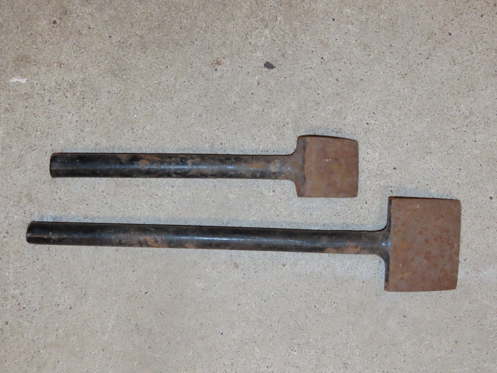 Vintage 14” & 20″ Large Dolly Spoon 4 Pounds Auto Body Fender Repair Unbranded