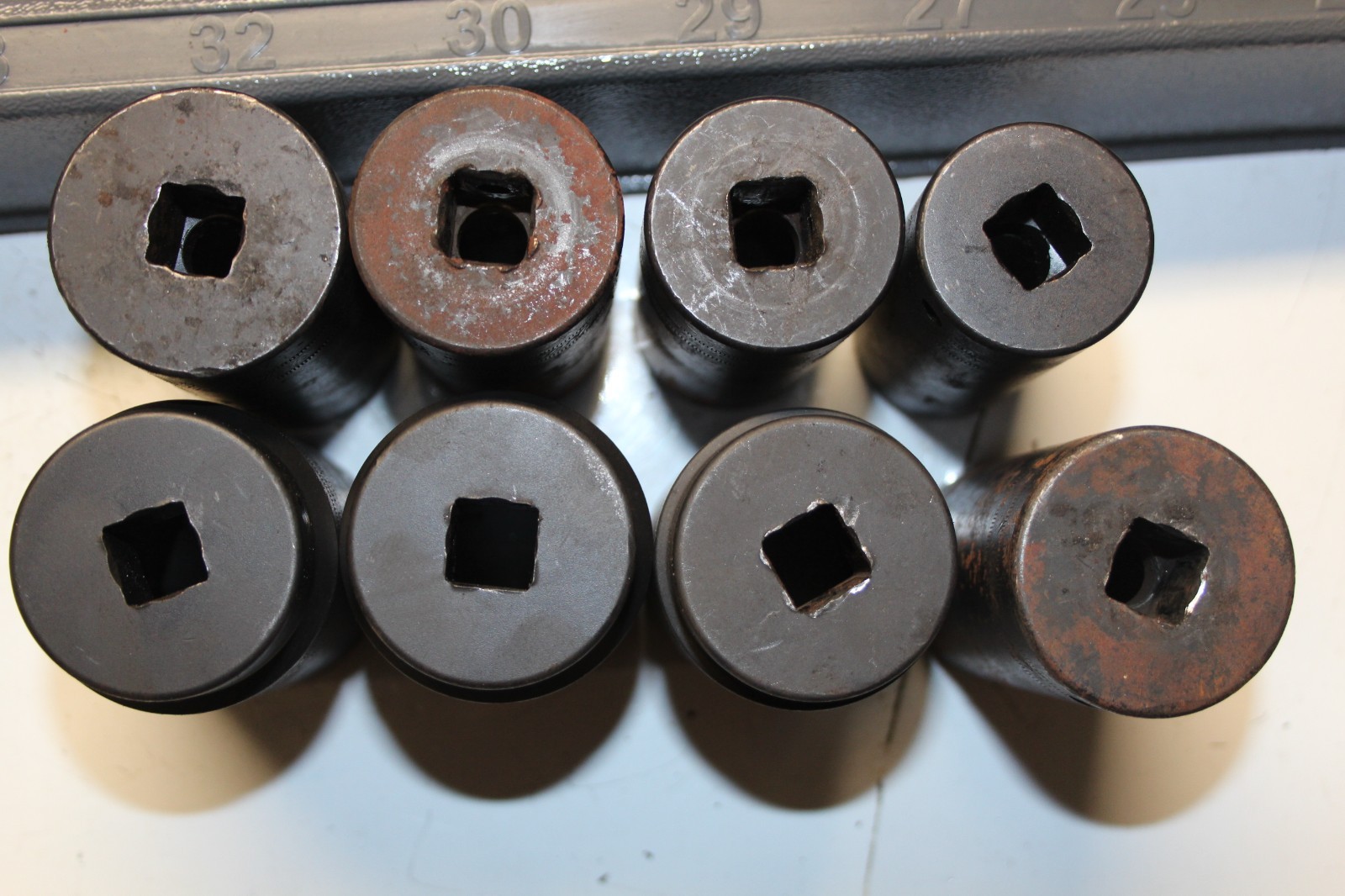 SNAP-ON TOOLS 8 pc 1/2″ Drive 6-Point Metric Deep Impact Socket Set 26 & 29-36MM