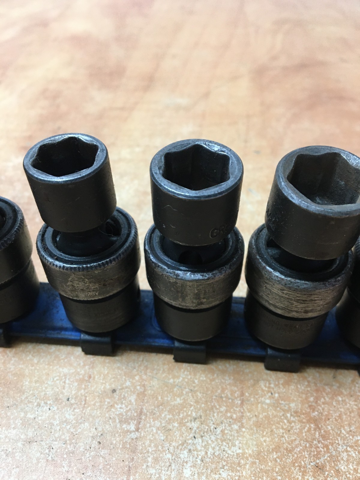 Matco Tools 10Pc Metric 3/8″ Dr Impact Swivel Socket Set 6PT 10-19mm SBUPM106V