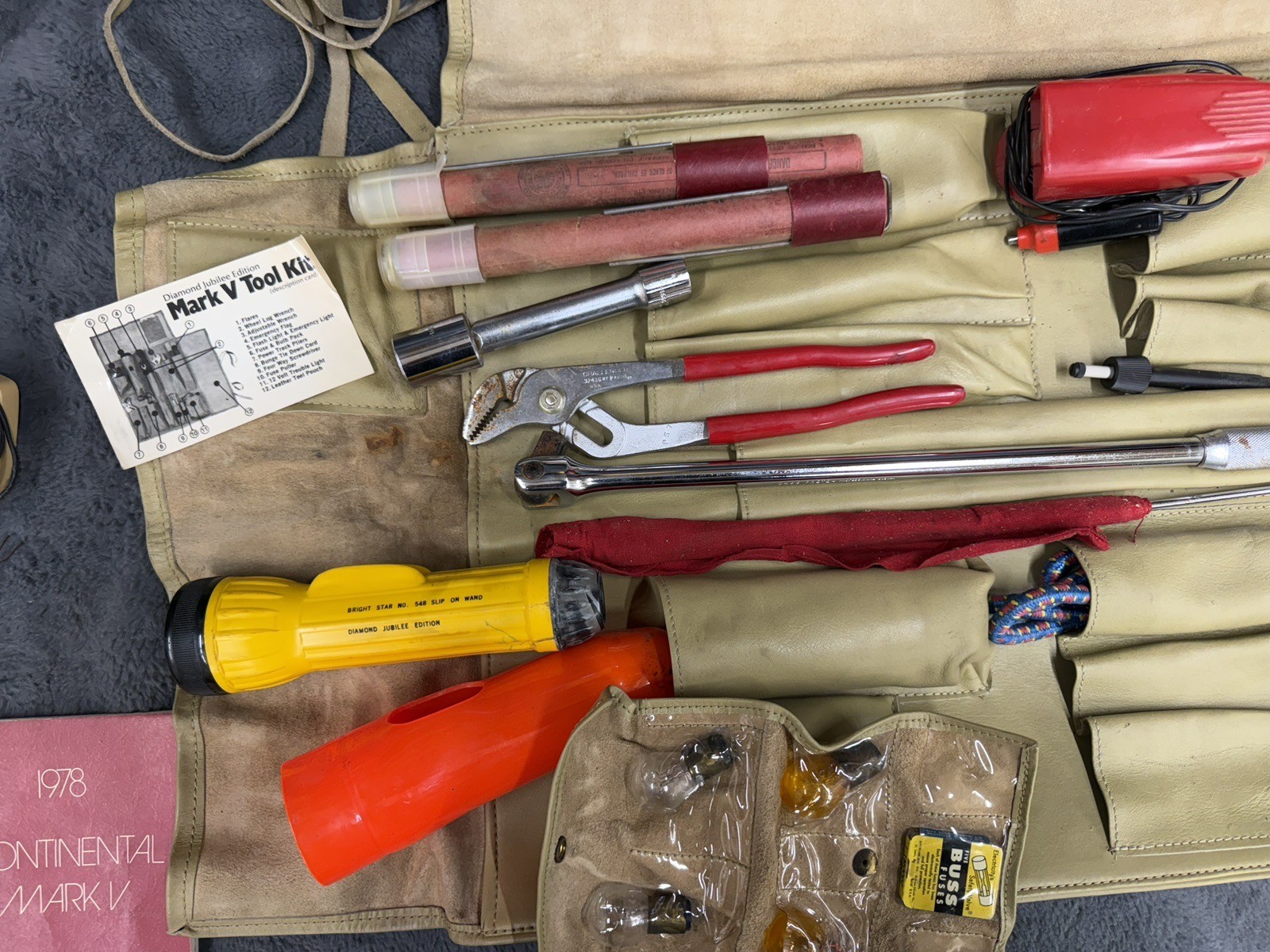 1978 Lincoln Continental Mark V Diamond jubilee Tool Kit Keys Umbrella Garage