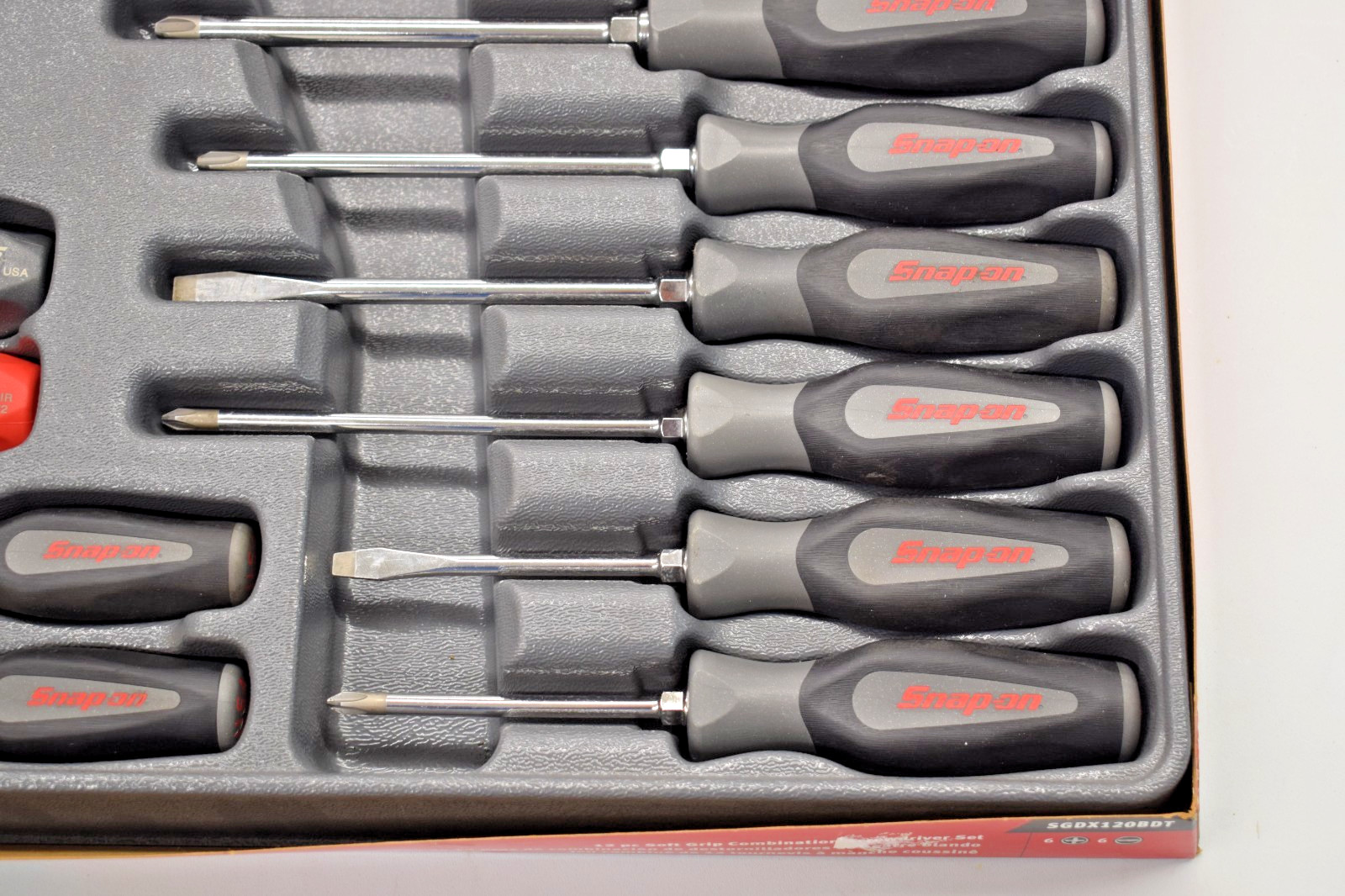 Snap On Tools SGDX120BDT 12pc DARK TITANIUM Soft Grip Screwdriver Set +Tray USED