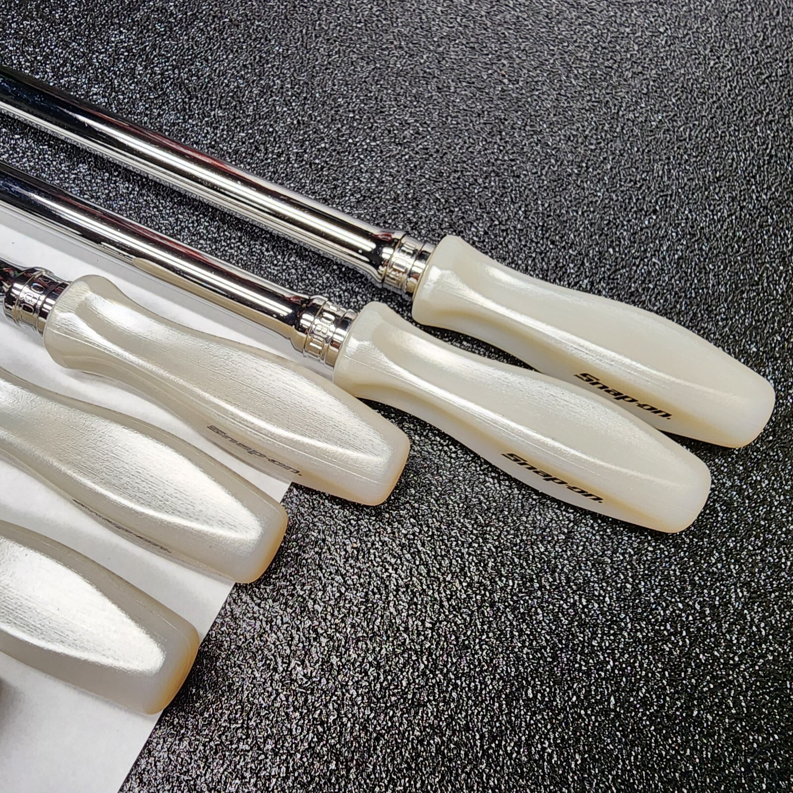Snap-on Tools USA NEW 8pc PEARL WHITE 3/8″ Drive Fixed & Flex Head Ratchet Set