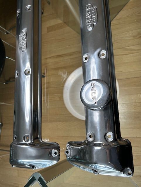 Jaguar XK120 C Type – Valve Covers with C Type Badges & Polished Oil Filler Cap
